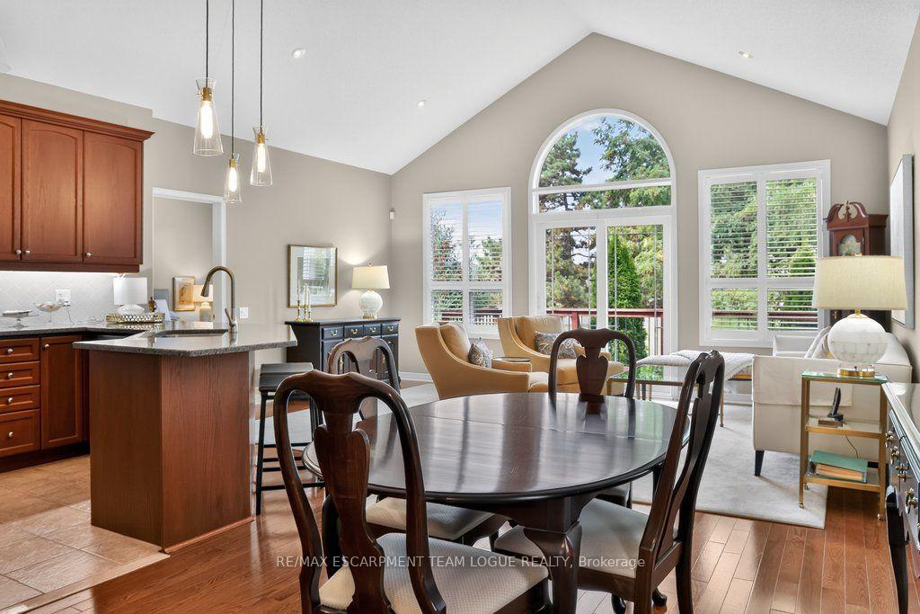Photo 6 of Unit 8, 4400 Millcroft Park Drive, Burlington, Rose — HOMEH
