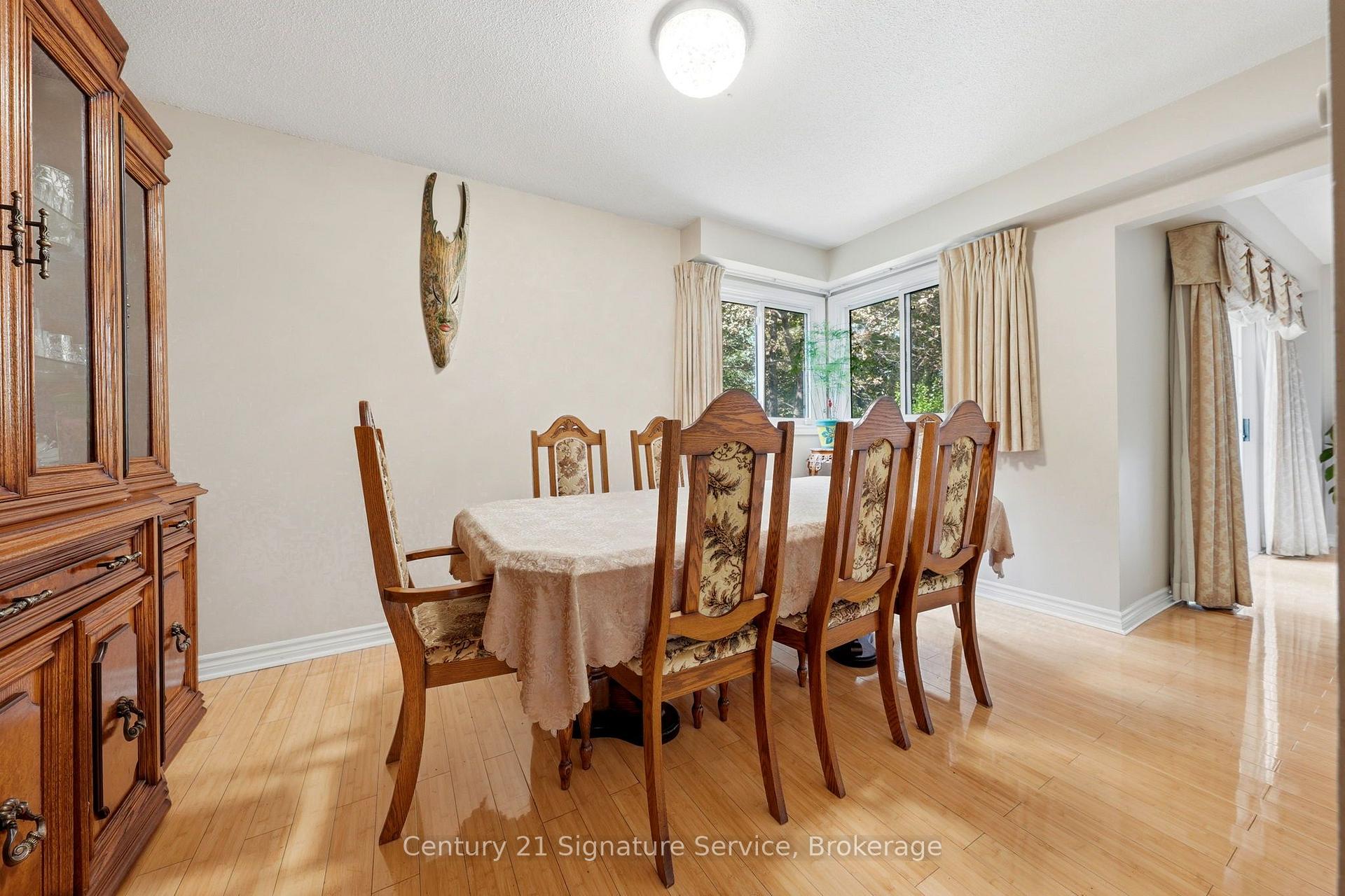 Photo 11 of 4265 Tea Garden Circle, Mississauga, Creditview — HOMEH