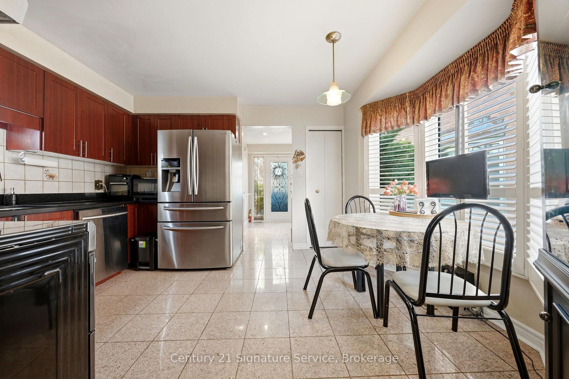 Photo 13 of 4265 Tea Garden Circle, Mississauga, Creditview — HOMEH