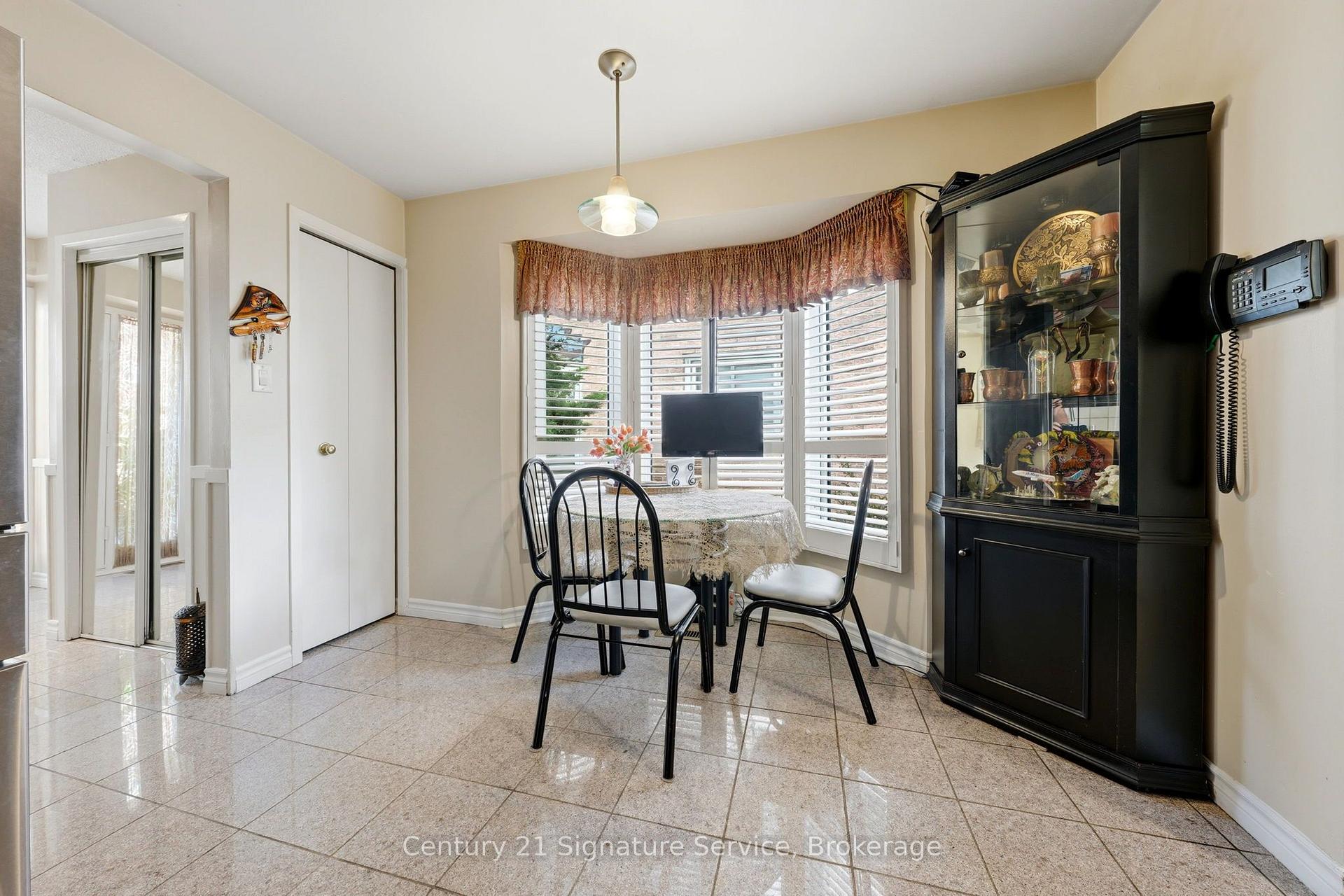 Photo 15 of 4265 Tea Garden Circle, Mississauga, Creditview — HOMEH