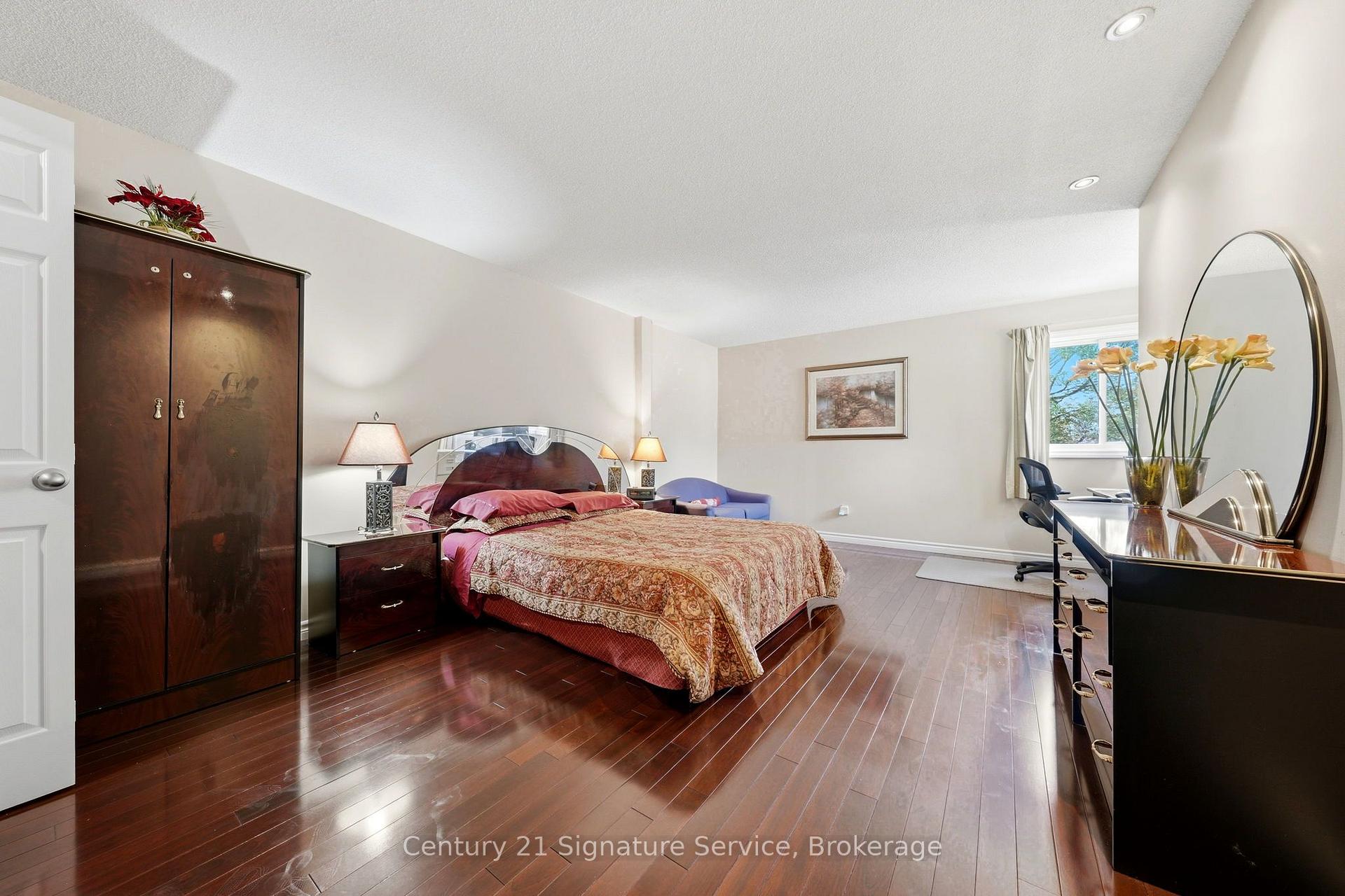 Photo 18 of 4265 Tea Garden Circle, Mississauga, Creditview — HOMEH