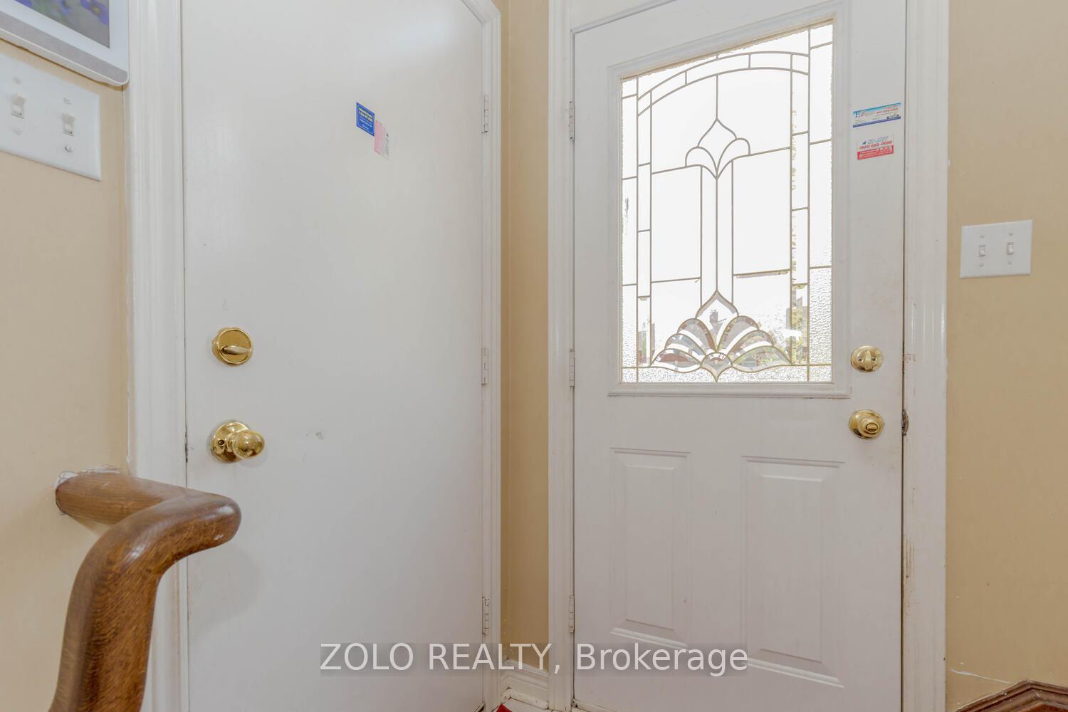 Photo 2 of 1474 Rosemanor Drive, Mississauga, East Credit — HOMEH