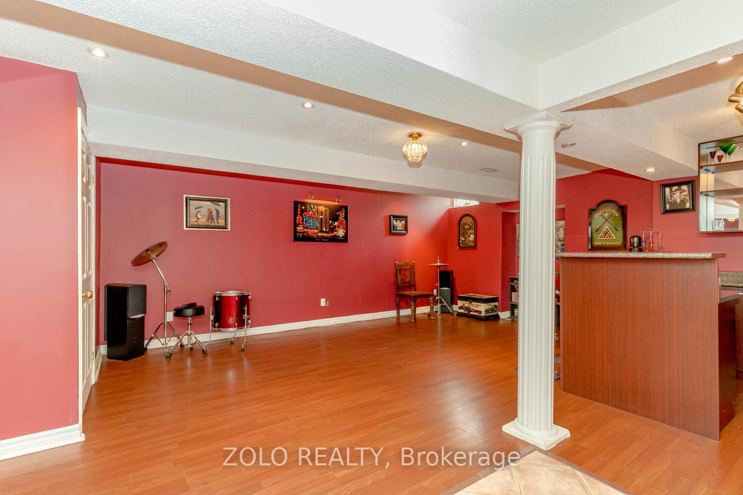 Photo 5 of 1474 Rosemanor Drive, Mississauga, East Credit — HOMEH