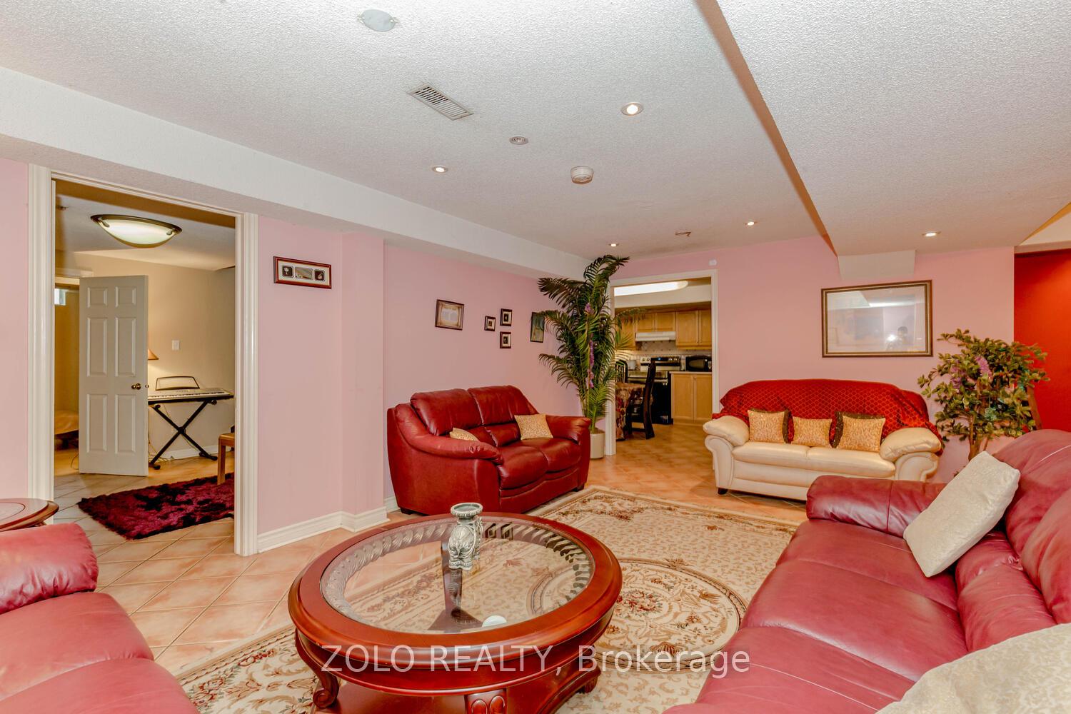 Photo 9 of 1474 Rosemanor Drive, Mississauga, East Credit — HOMEH