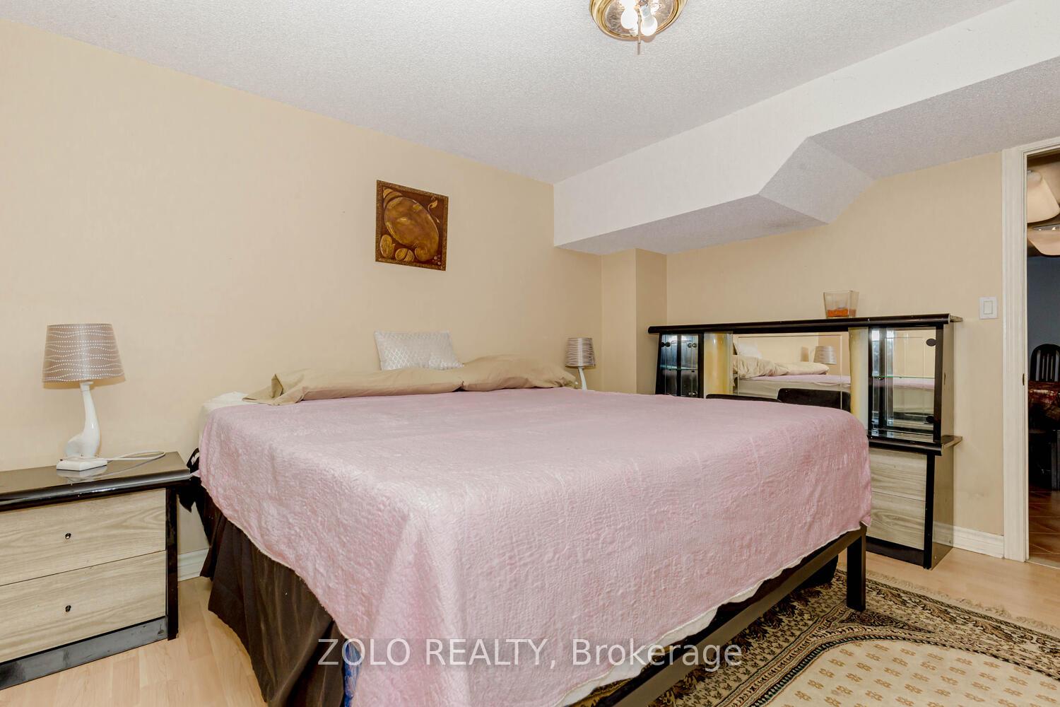 Photo 14 of 1474 Rosemanor Drive, Mississauga, East Credit — HOMEH