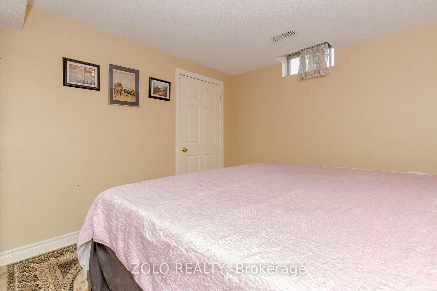 Photo 15 of 1474 Rosemanor Drive, Mississauga, East Credit — HOMEH