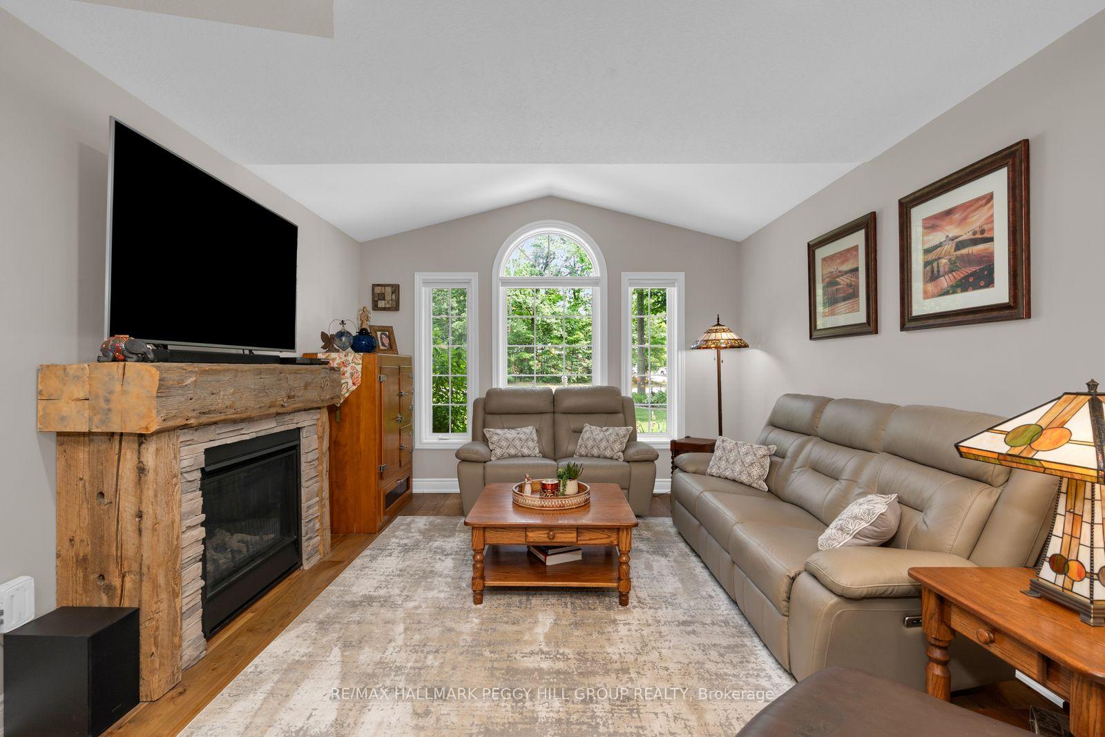 Photo 7 of 6 Maplehill Drive, Oro-Medonte, Rural Oro-Medonte — HOMEH