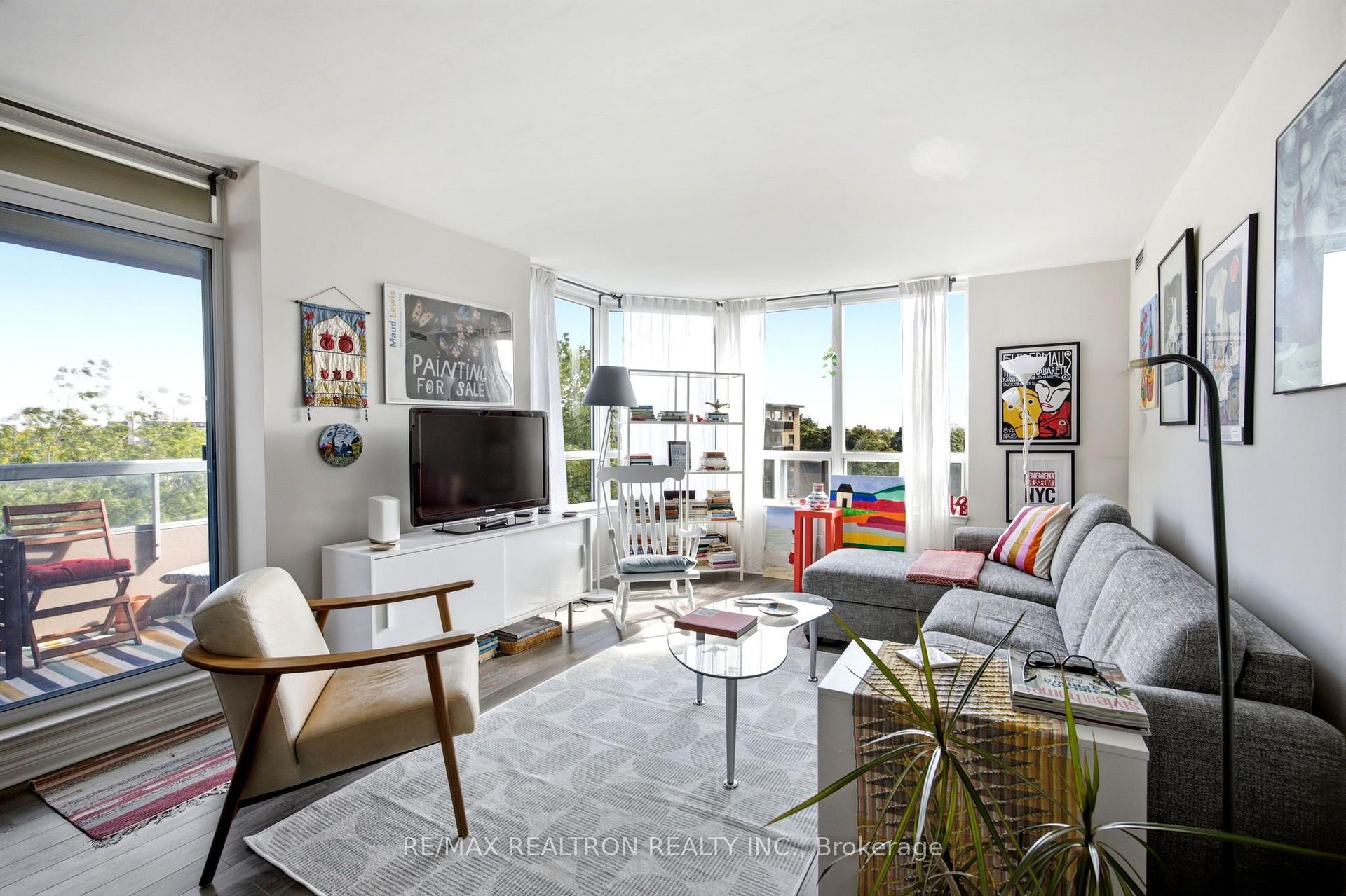 Photo 3 of Unit 609, 2 Covington Road, Toronto, Englemount-Lawrence — HOMEH