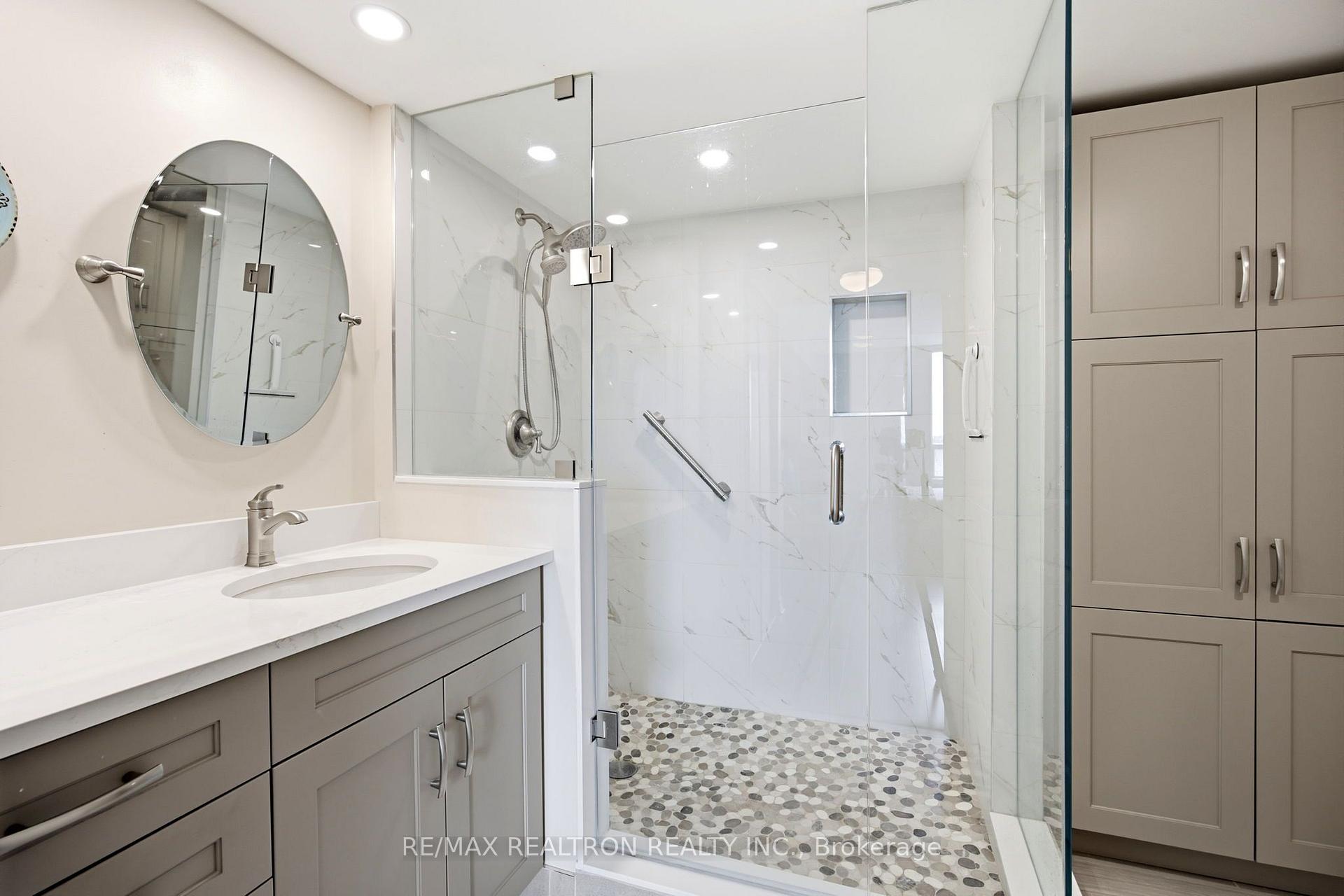 Photo 8 of Unit 609, 2 Covington Road, Toronto, Englemount-Lawrence — HOMEH