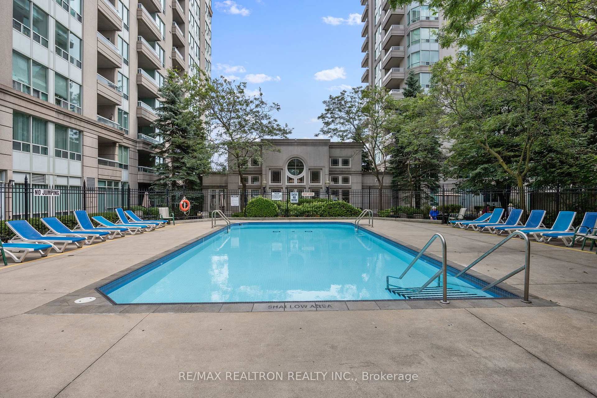 Photo 12 of Unit 609, 2 Covington Road, Toronto, Englemount-Lawrence — HOMEH