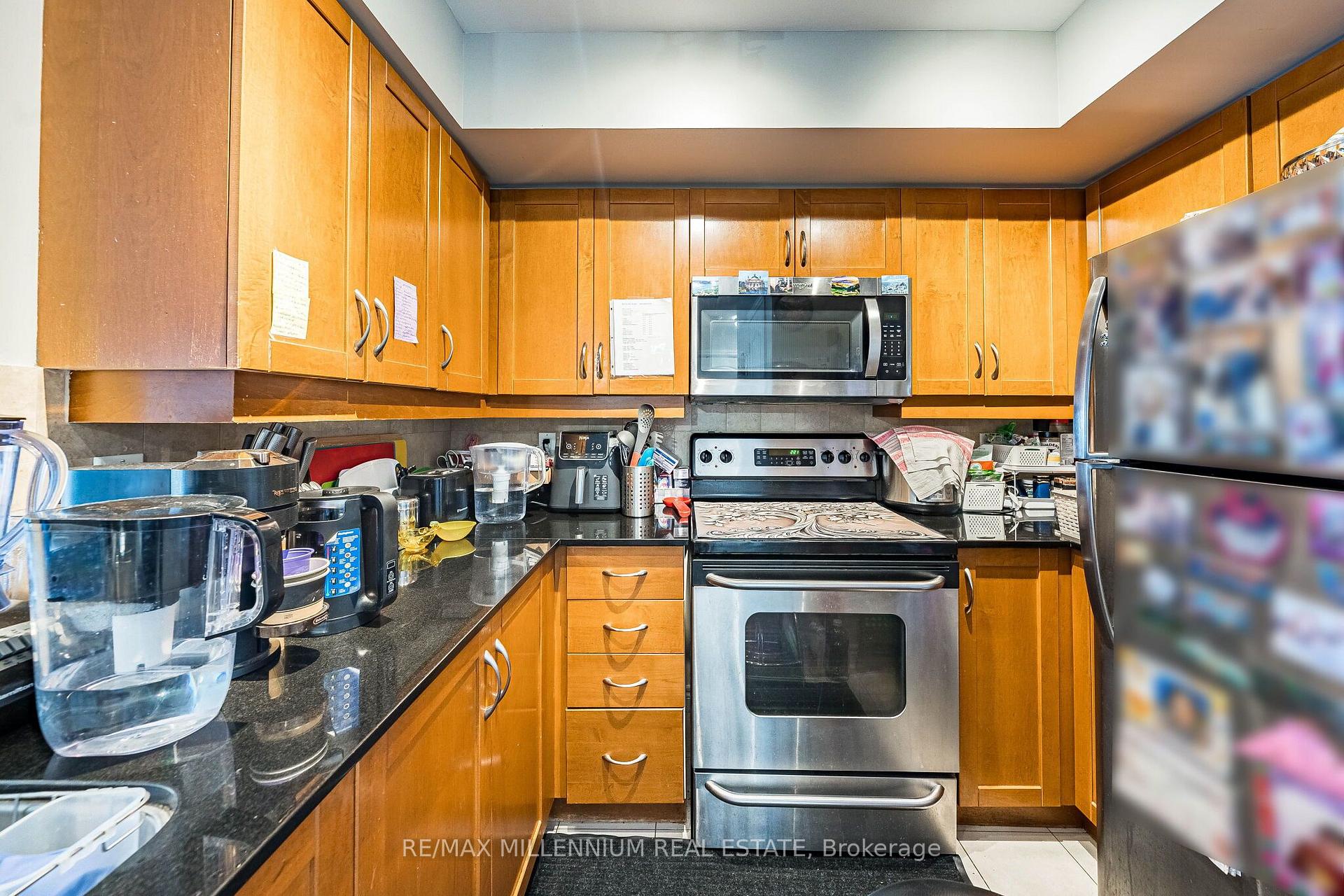 Photo 32 of Unit 902, 50 Disera Drive, Vaughan, Beverley Glen — HOMEH