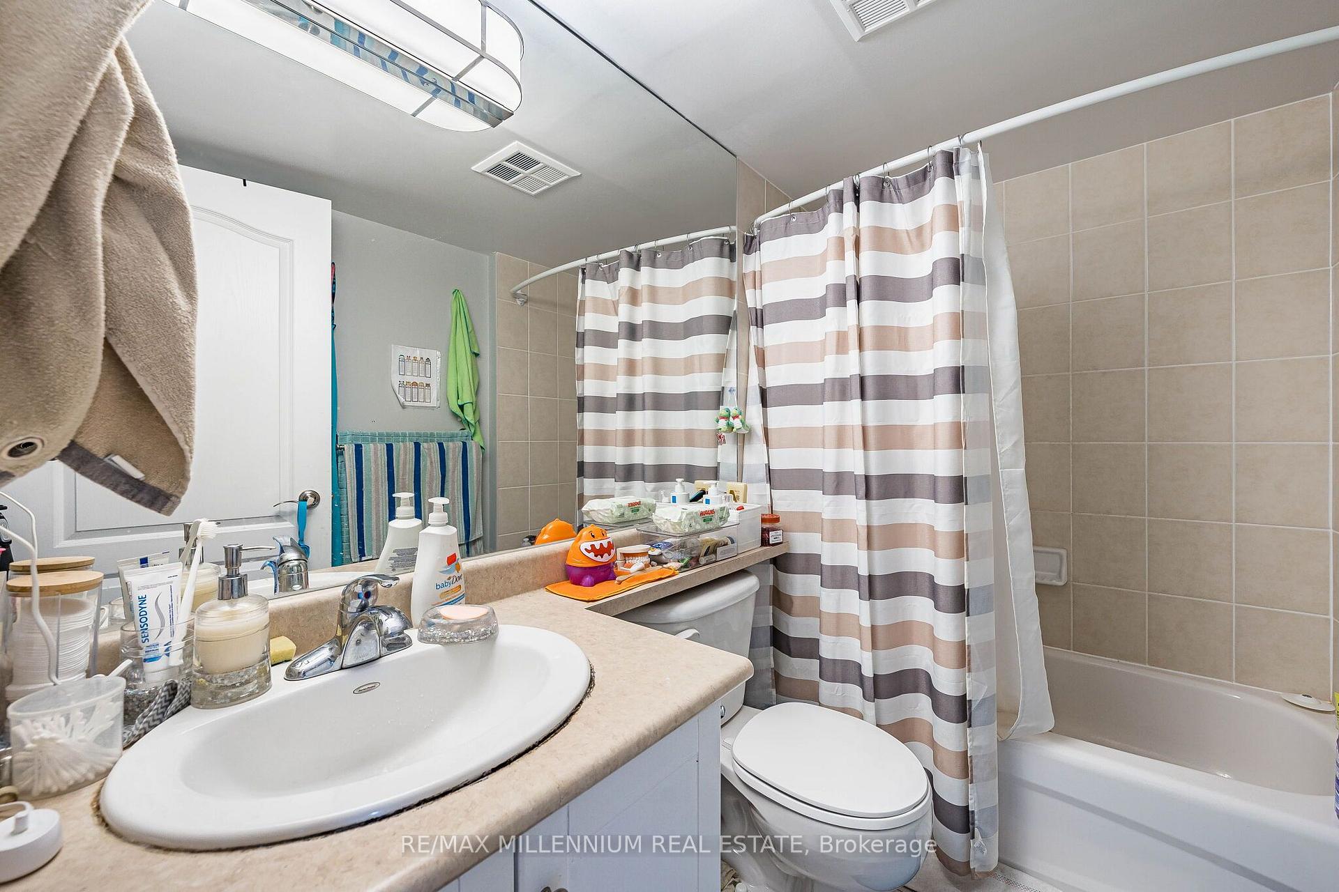 Photo 62 of Unit 902, 50 Disera Drive, Vaughan, Beverley Glen — HOMEH