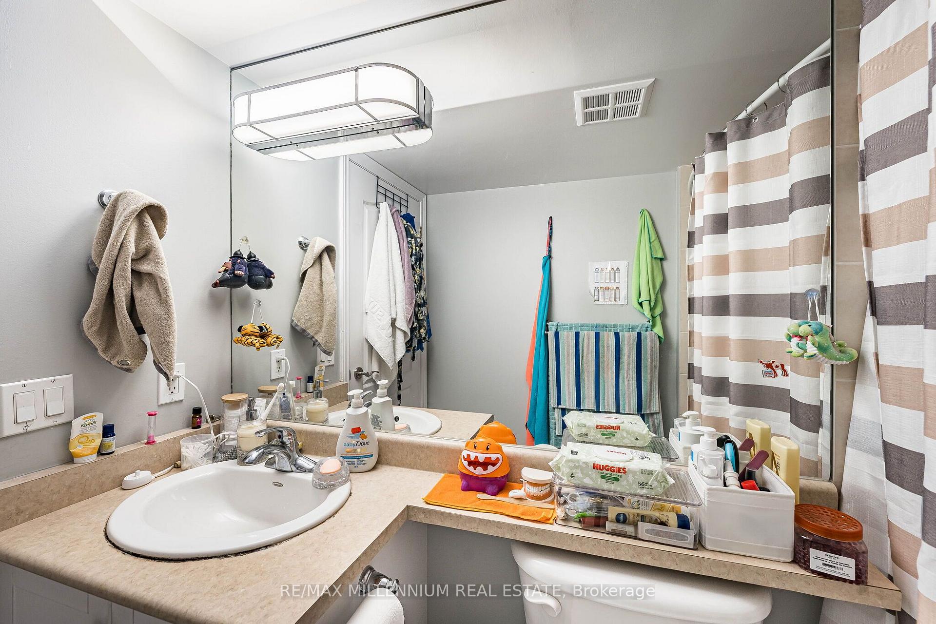 Photo 63 of Unit 902, 50 Disera Drive, Vaughan, Beverley Glen — HOMEH
