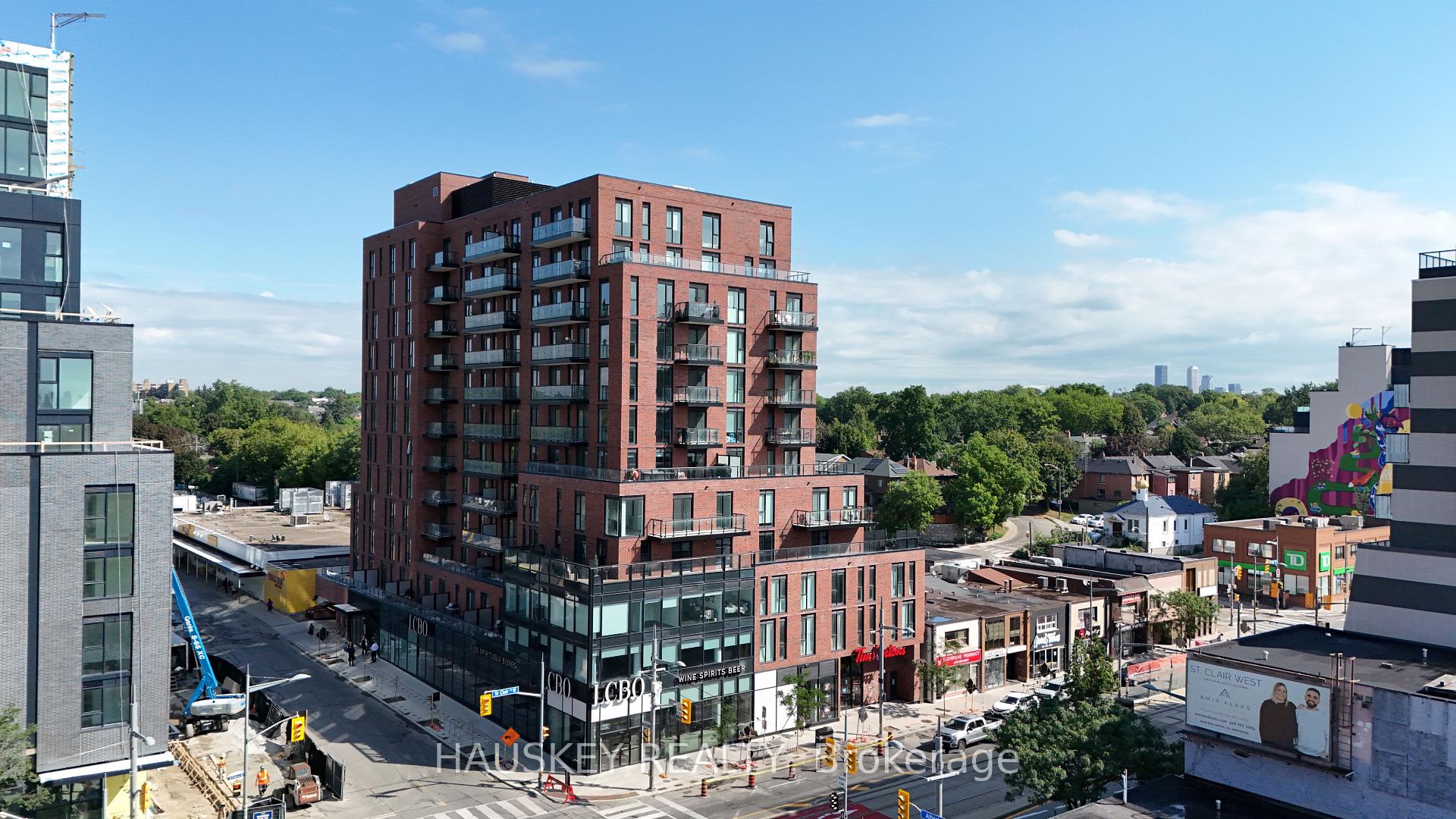 Photo 2 of Unit 1001, 185 Alberta Avenue, Toronto, Oakwood Village — HOMEH