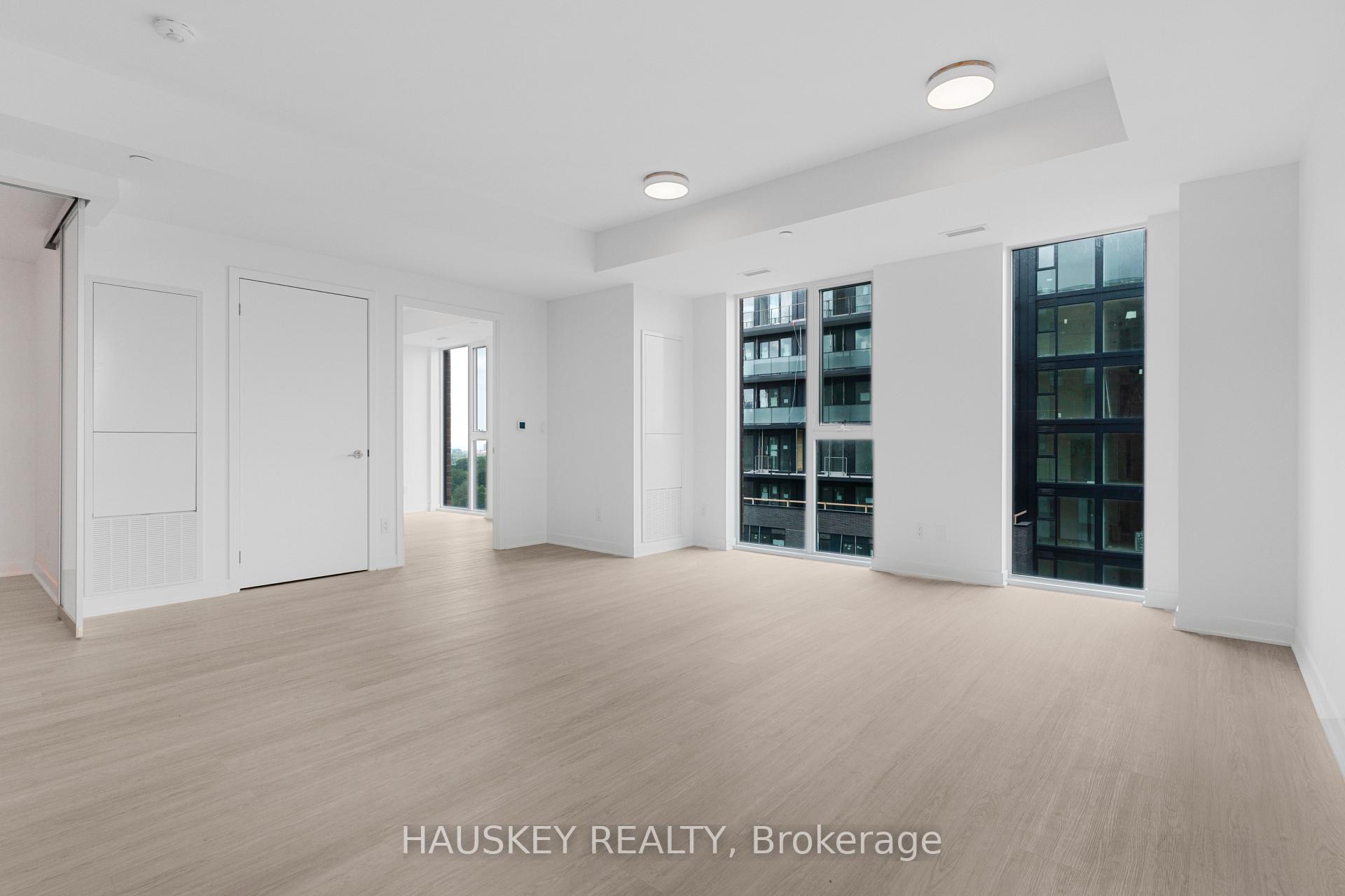 Photo 6 of Unit 1001, 185 Alberta Avenue, Toronto, Oakwood Village — HOMEH