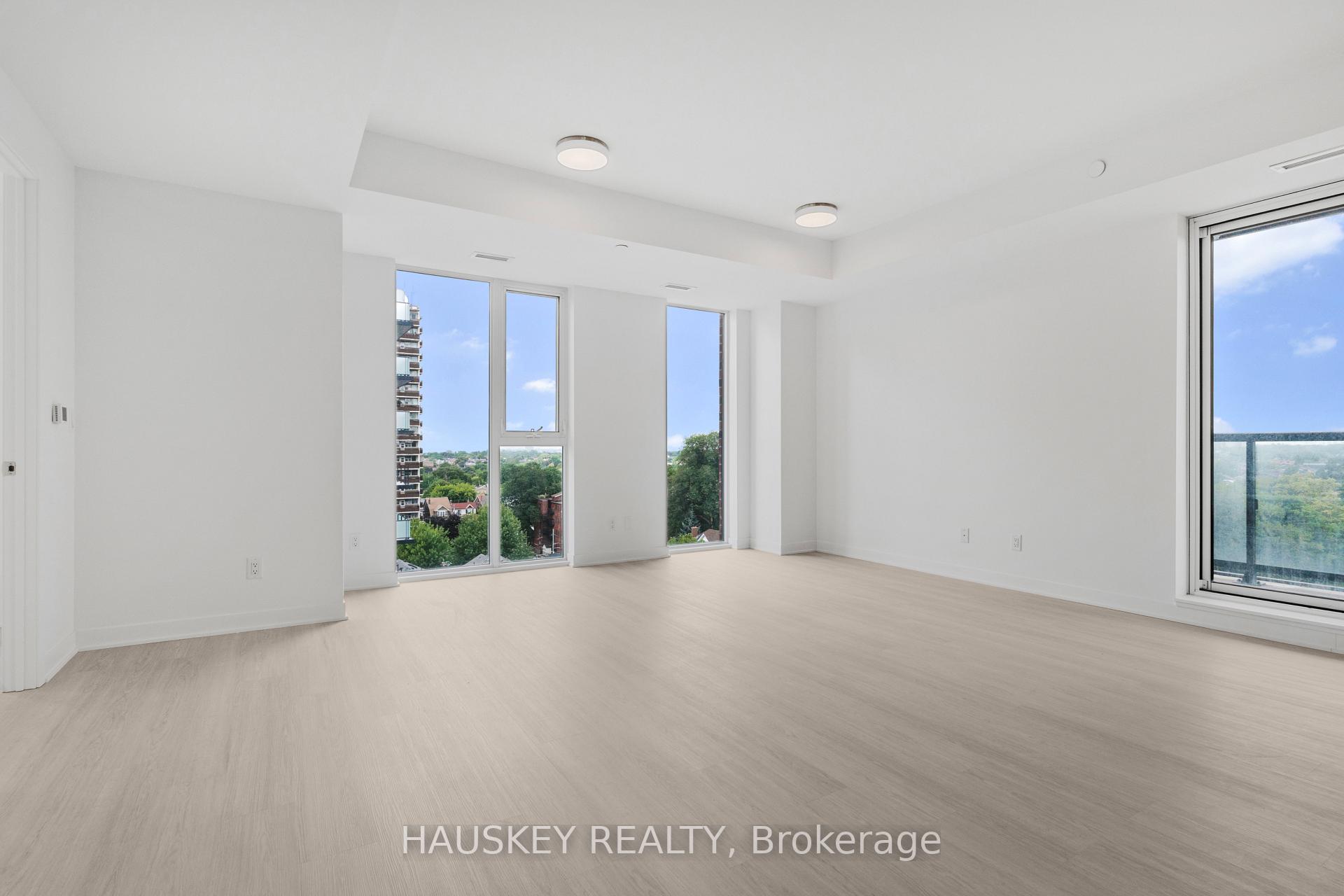 Photo 7 of Unit 1001, 185 Alberta Avenue, Toronto, Oakwood Village — HOMEH
