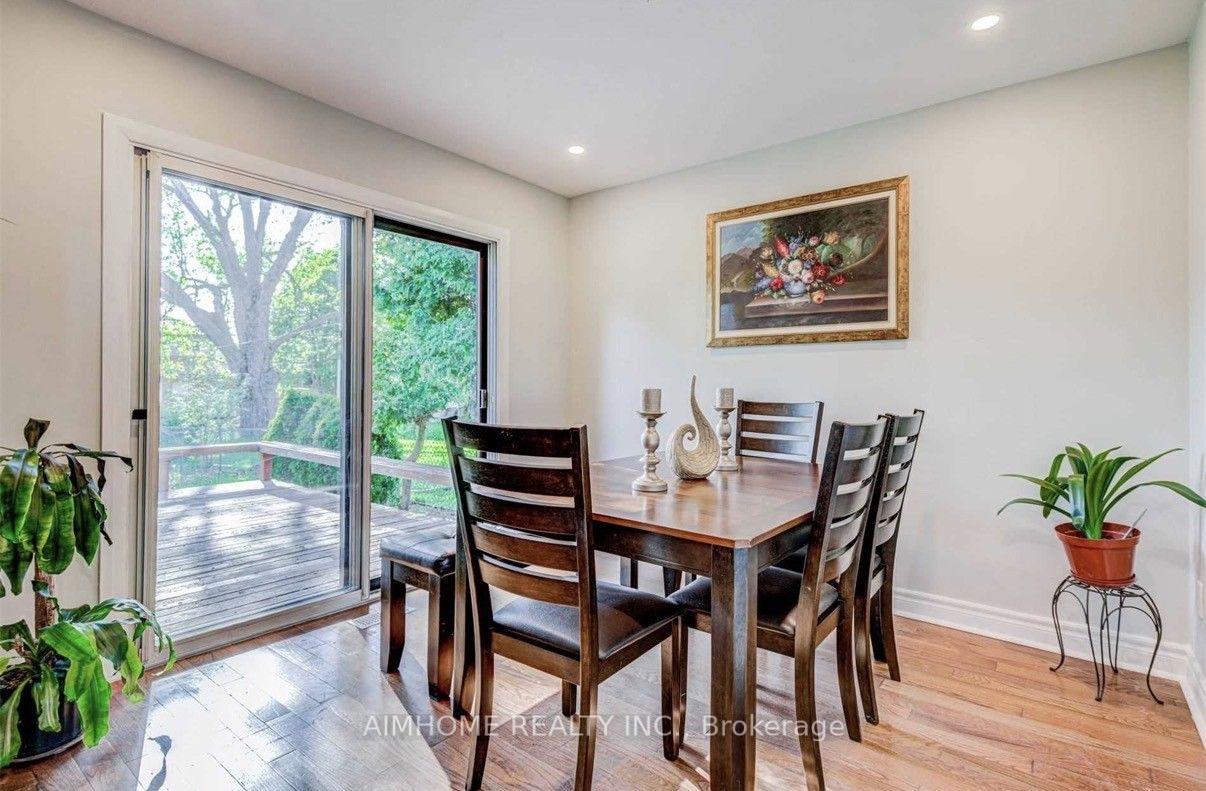 Photo 5 of 32 Lauralynn Crescent, Scarborough, Agincourt South-Malvern West — HOMEH