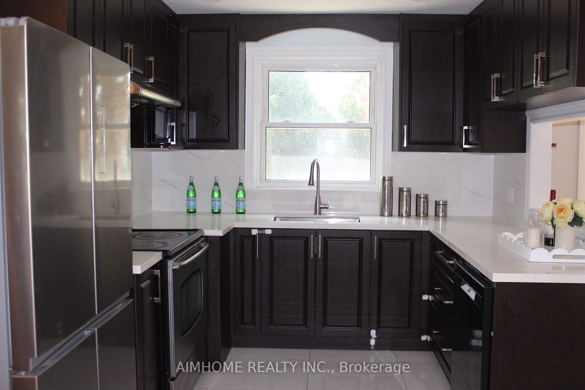 Photo 7 of 32 Lauralynn Crescent, Scarborough, Agincourt South-Malvern West — HOMEH