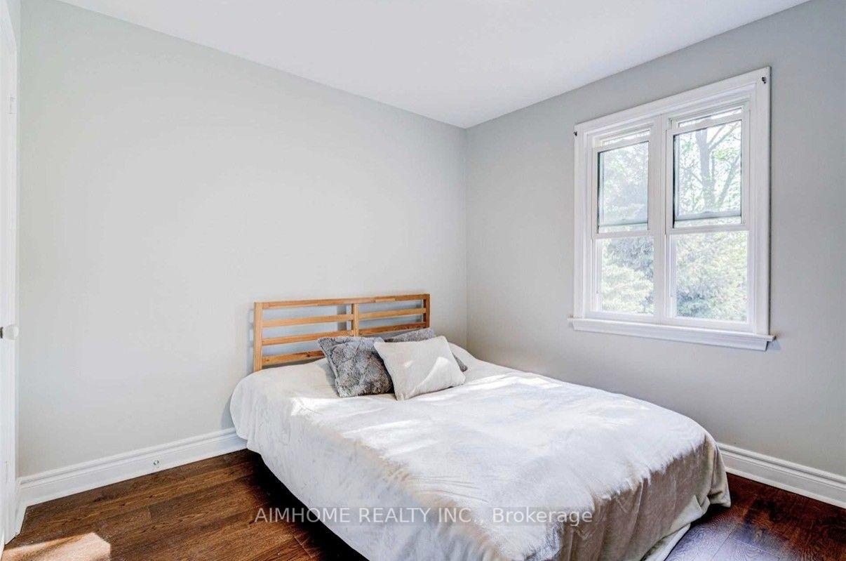 Photo 11 of 32 Lauralynn Crescent, Scarborough, Agincourt South-Malvern West — HOMEH