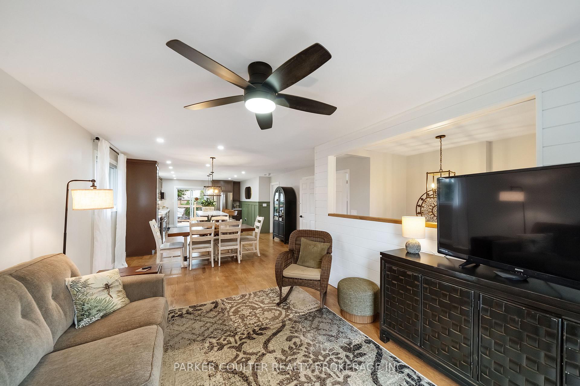 Photo 7 of 363 Emms Drive, Barrie, Holly — HOMEH