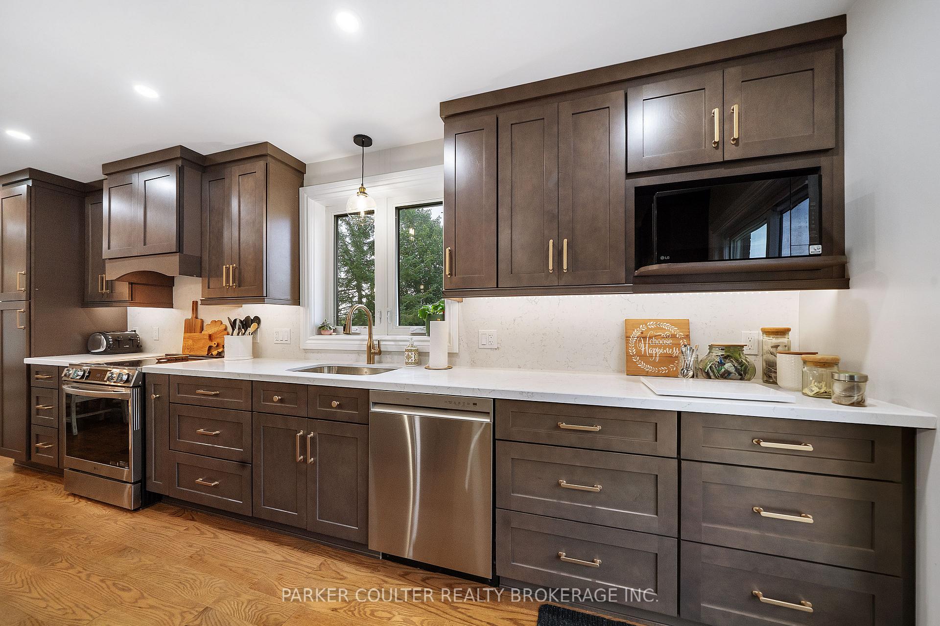 Photo 15 of 363 Emms Drive, Barrie, Holly — HOMEH