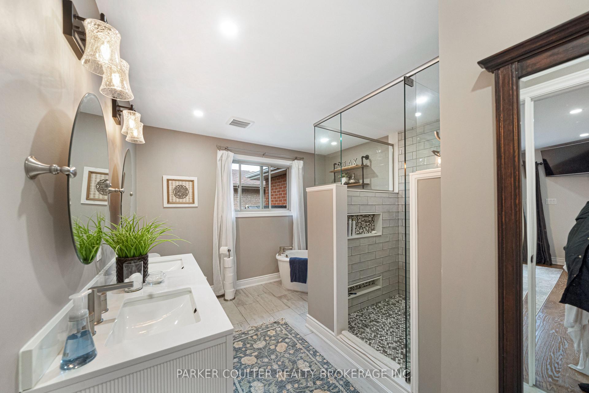 Photo 20 of 363 Emms Drive, Barrie, Holly — HOMEH