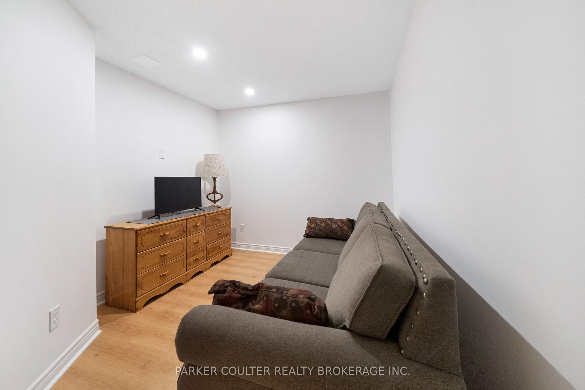 Photo 33 of 363 Emms Drive, Barrie, Holly — HOMEH