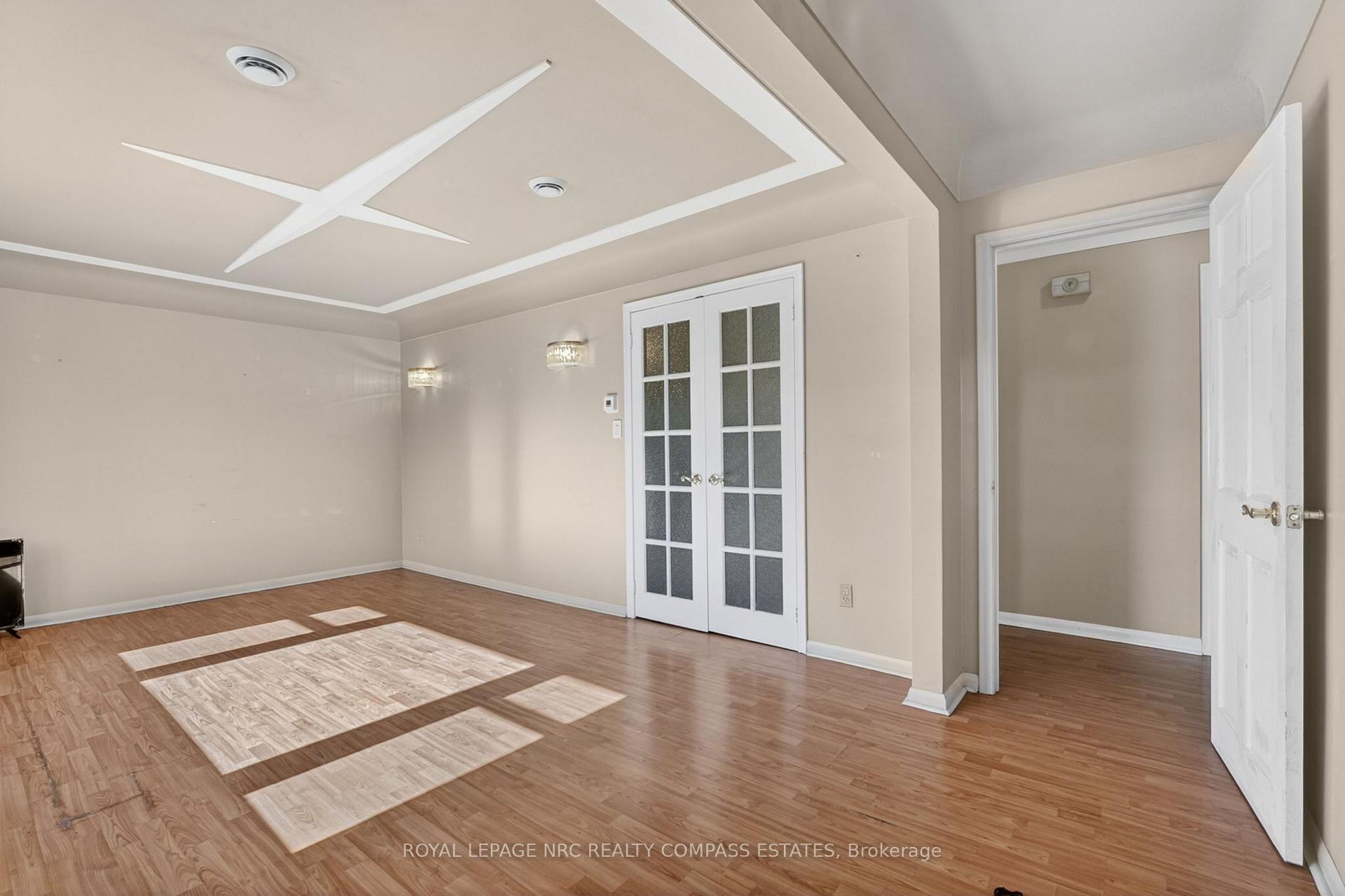 Photo 5 of 6709 Montrose Road, Niagara Falls, West Wood — HOMEH