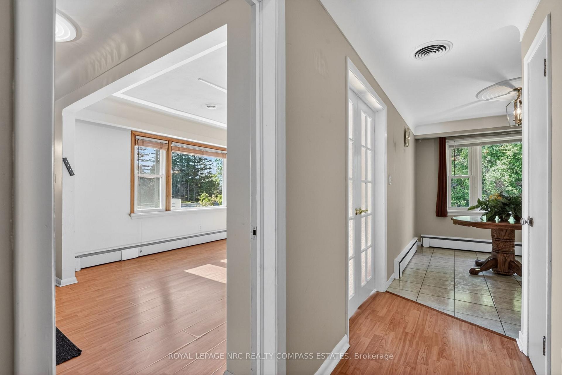 Photo 7 of 6709 Montrose Road, Niagara Falls, West Wood — HOMEH
