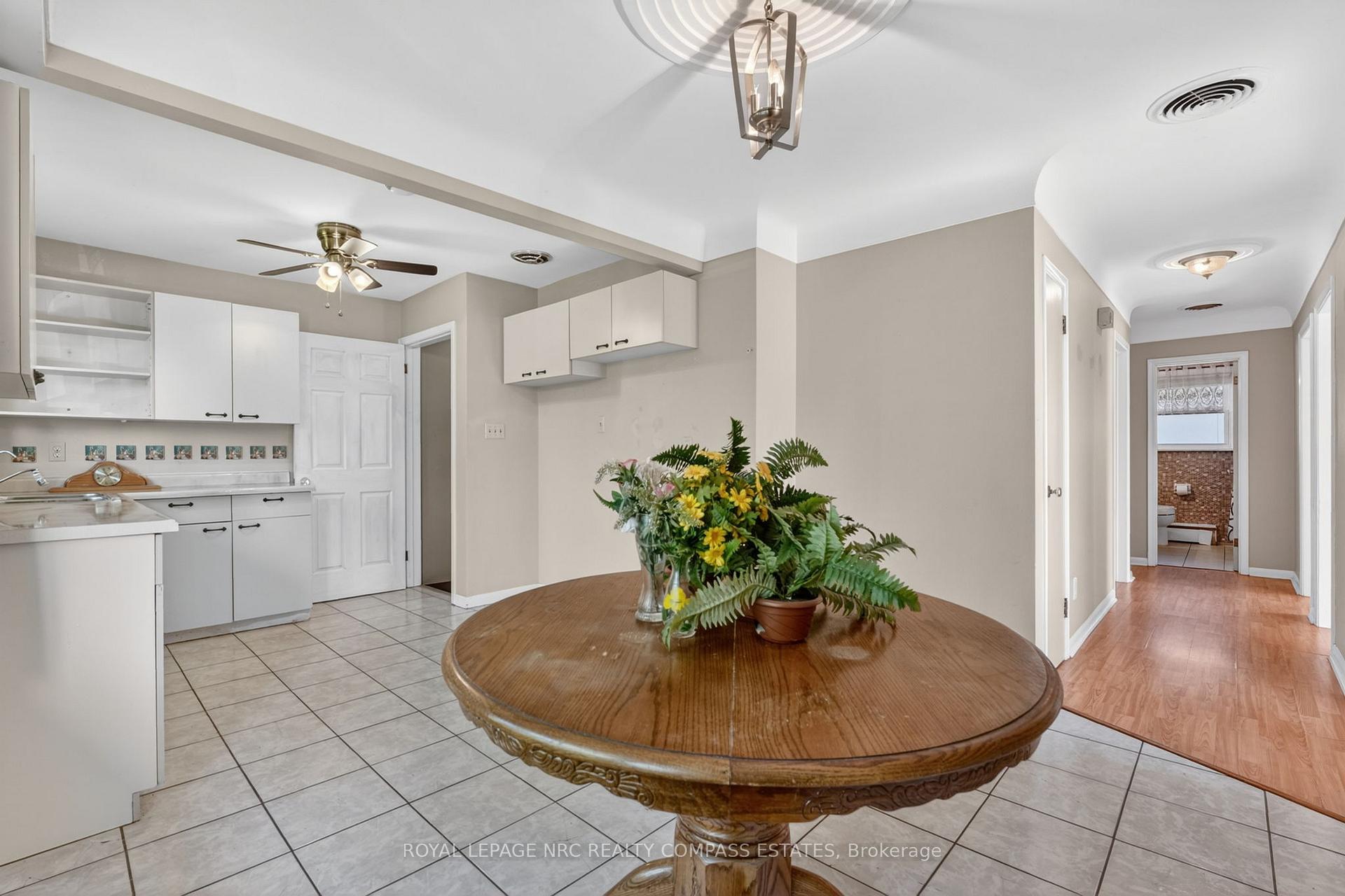 Photo 9 of 6709 Montrose Road, Niagara Falls, West Wood — HOMEH