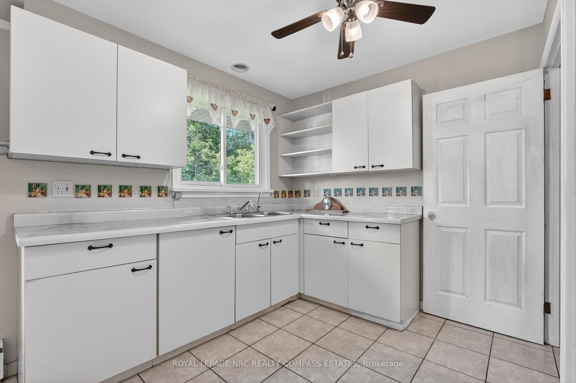 Photo 12 of 6709 Montrose Road, Niagara Falls, West Wood — HOMEH