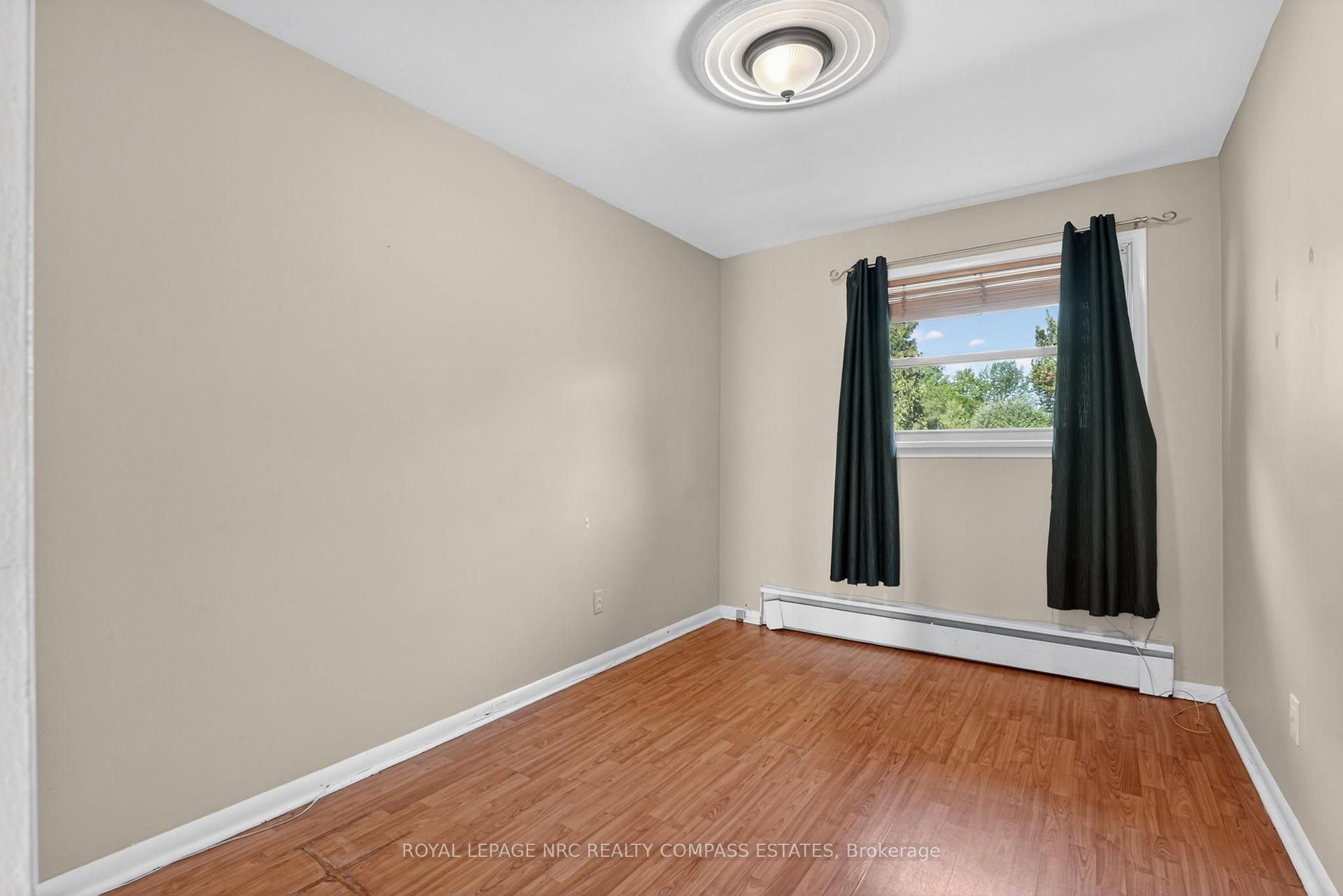 Photo 15 of 6709 Montrose Road, Niagara Falls, West Wood — HOMEH