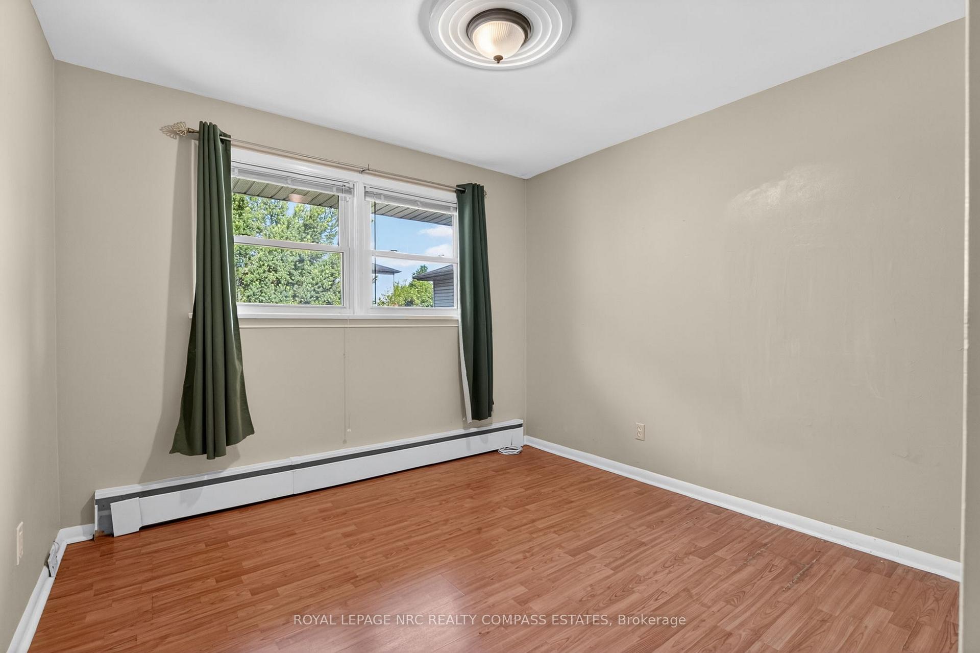 Photo 17 of 6709 Montrose Road, Niagara Falls, West Wood — HOMEH