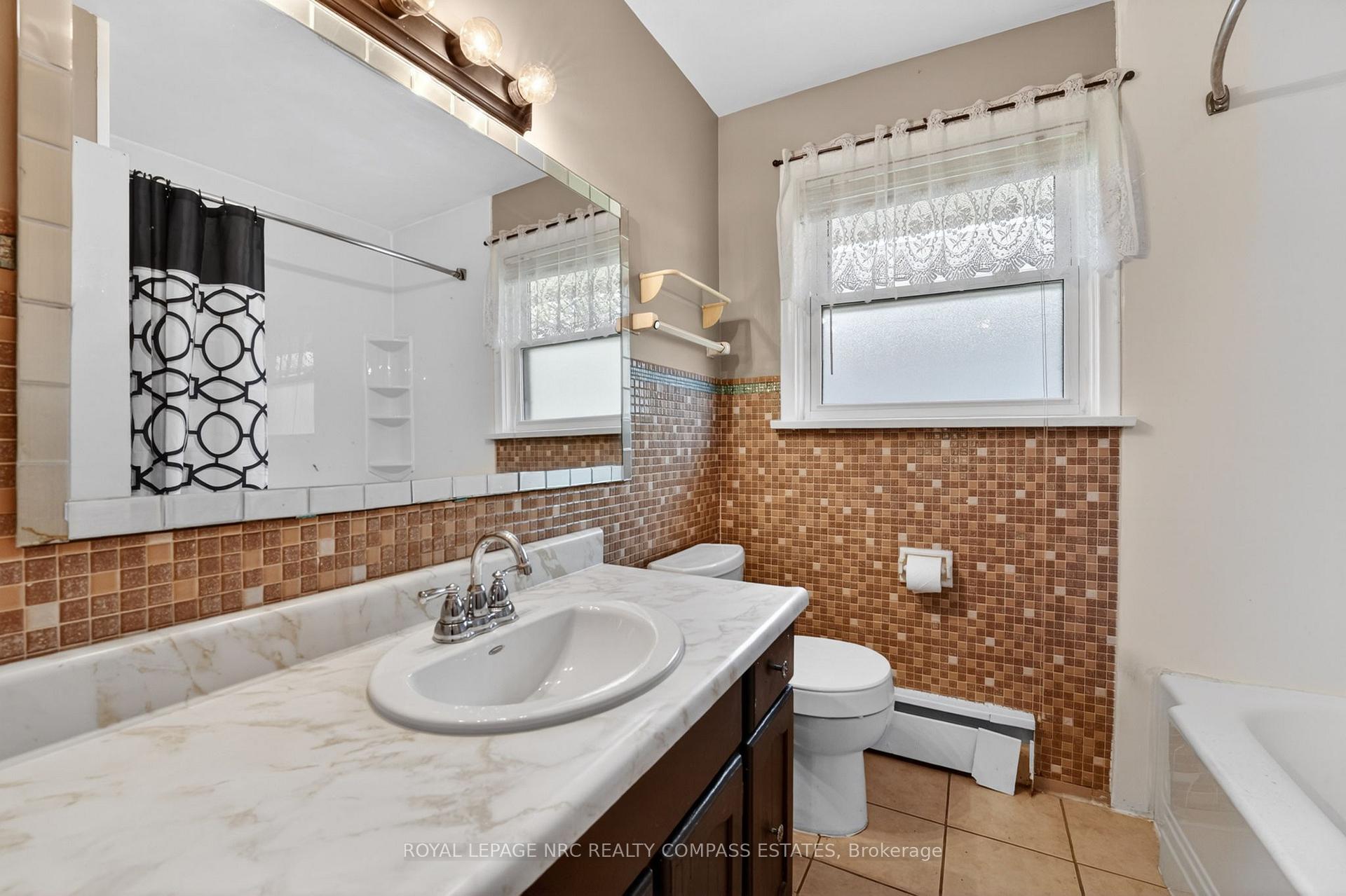 Photo 20 of 6709 Montrose Road, Niagara Falls, West Wood — HOMEH