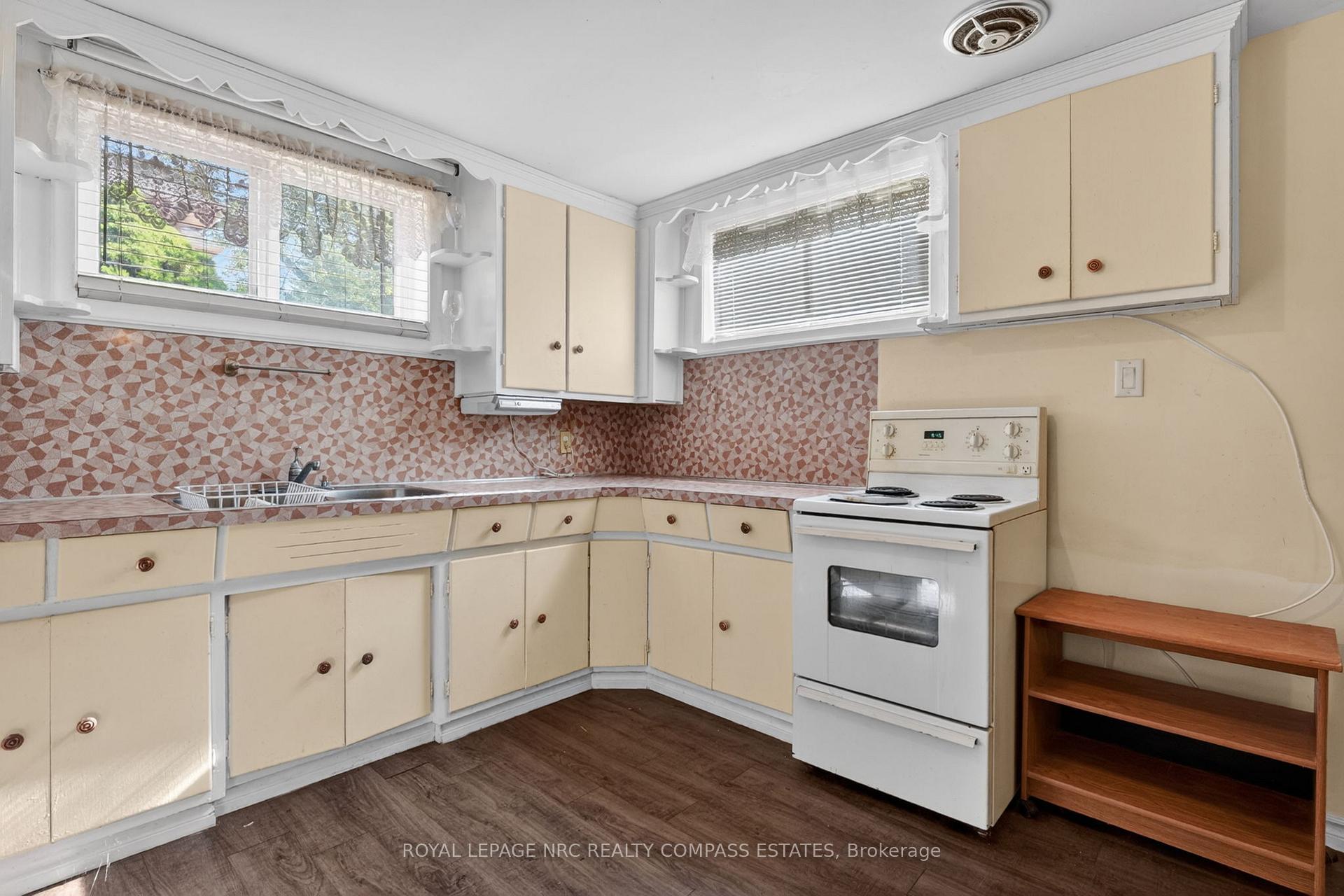 Photo 29 of 6709 Montrose Road, Niagara Falls, West Wood — HOMEH