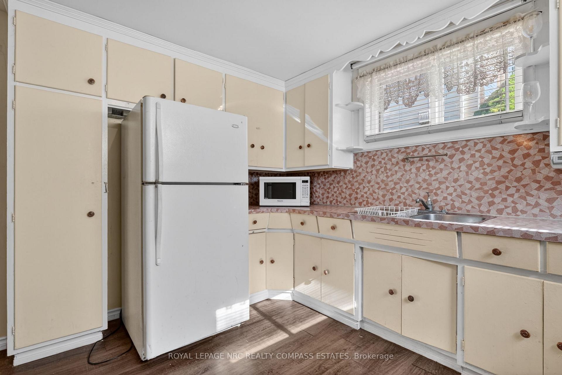 Photo 30 of 6709 Montrose Road, Niagara Falls, West Wood — HOMEH