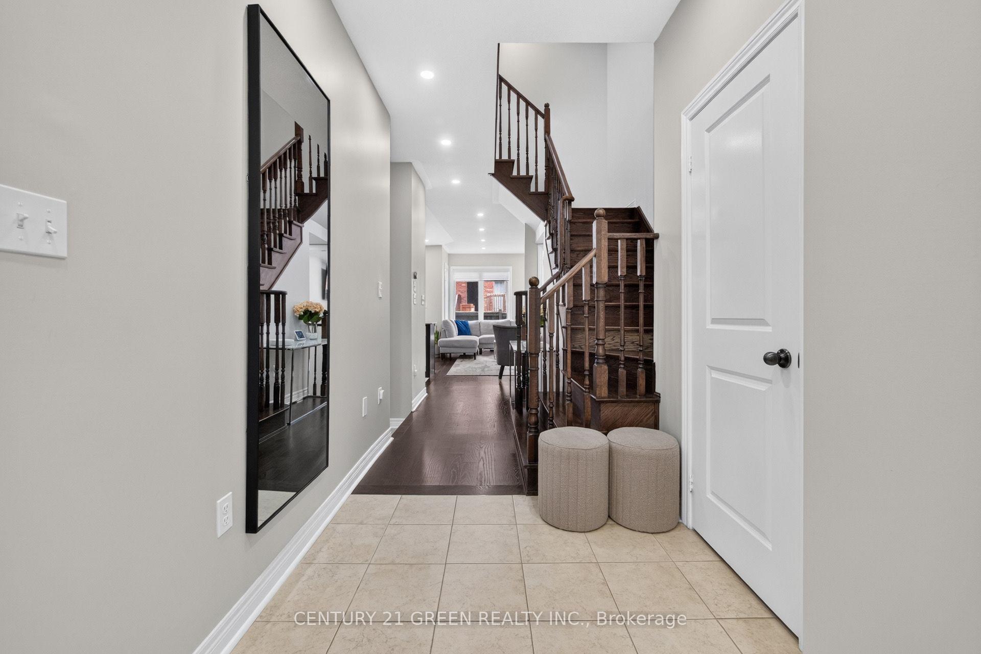 Photo 3 of 27 Padbury Trail, Brampton, Northwest Brampton — HOMEH