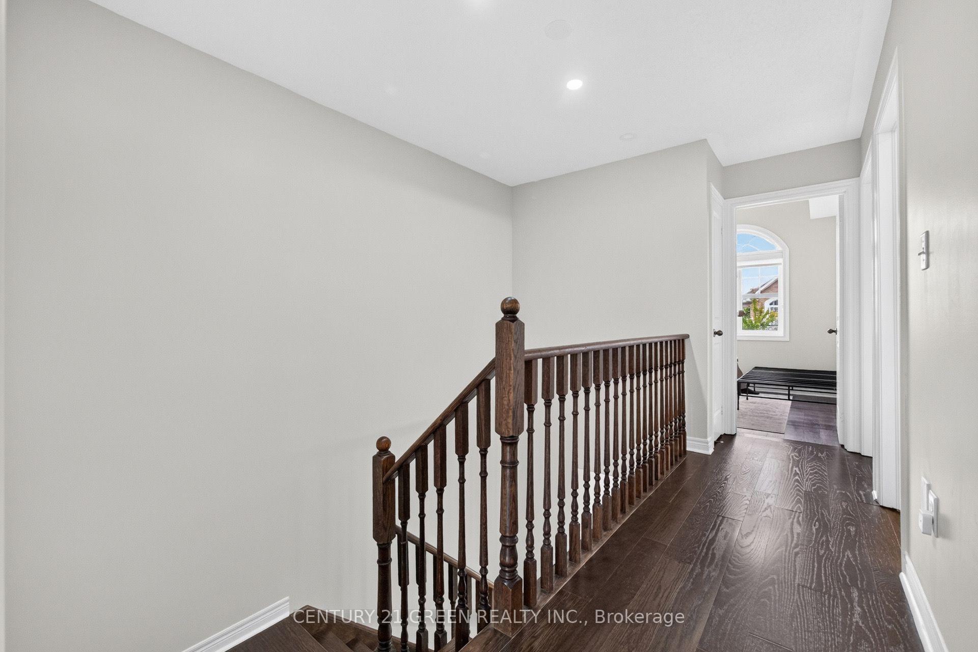 Photo 10 of 27 Padbury Trail, Brampton, Northwest Brampton — HOMEH