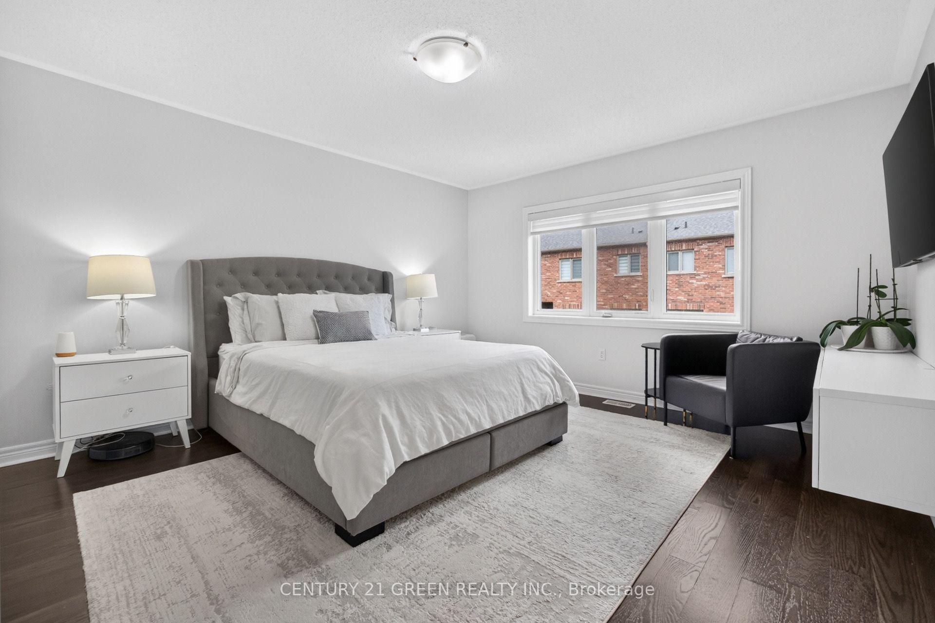 Photo 11 of 27 Padbury Trail, Brampton, Northwest Brampton — HOMEH