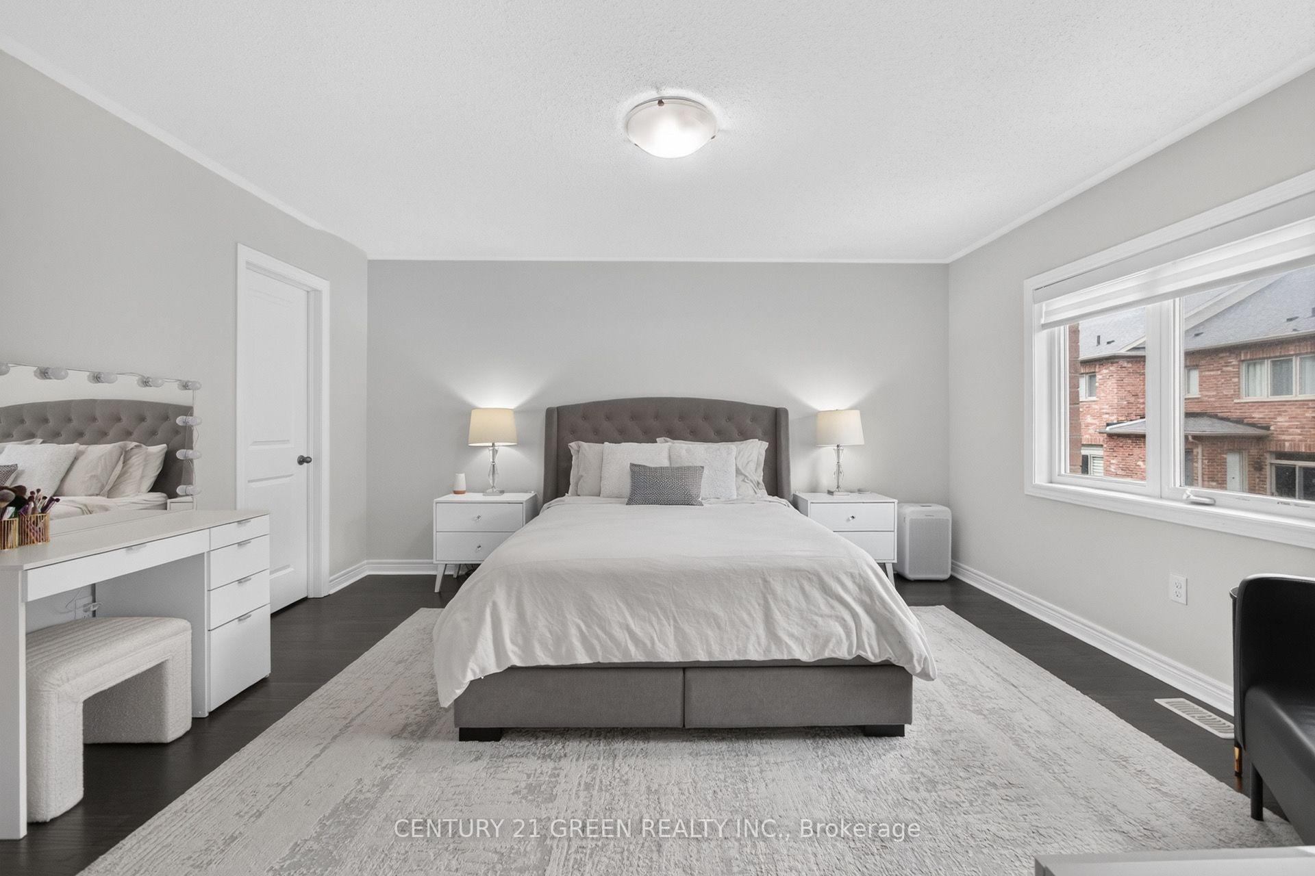 Photo 12 of 27 Padbury Trail, Brampton, Northwest Brampton — HOMEH