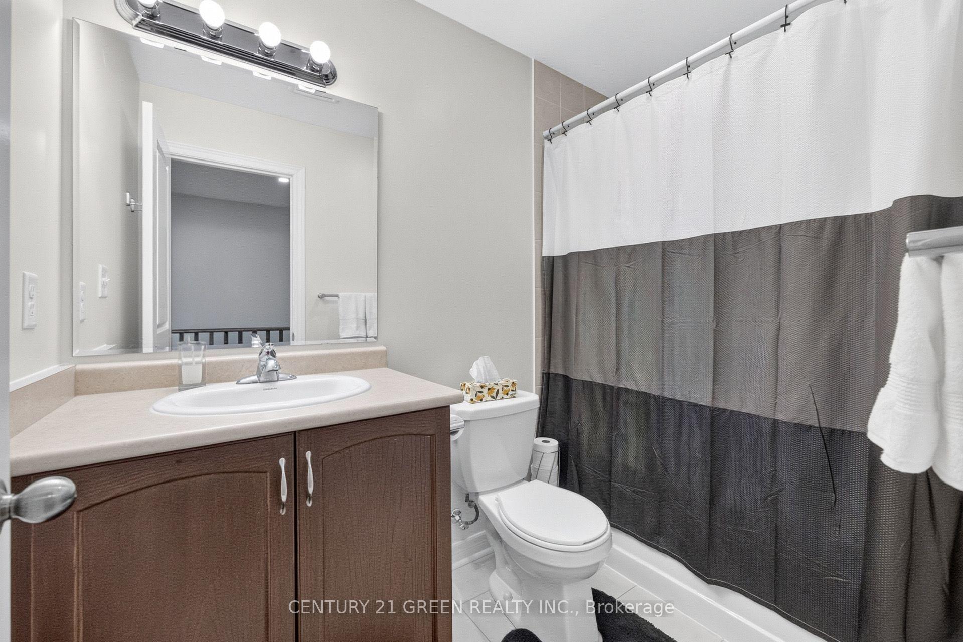 Photo 18 of 27 Padbury Trail, Brampton, Northwest Brampton — HOMEH