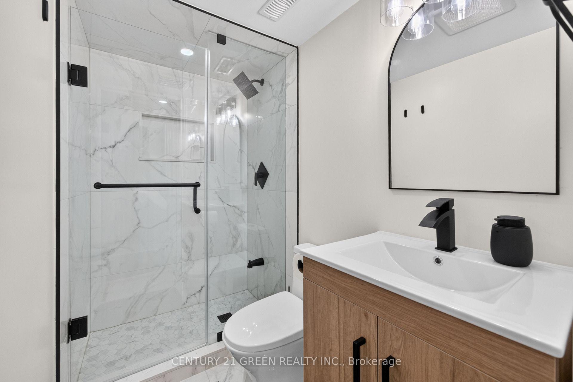 Photo 23 of 27 Padbury Trail, Brampton, Northwest Brampton — HOMEH