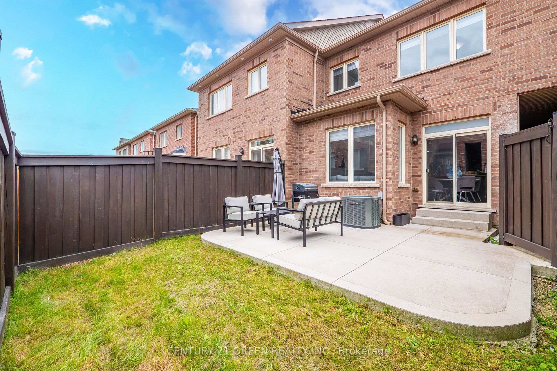 Photo 26 of 27 Padbury Trail, Brampton, Northwest Brampton — HOMEH