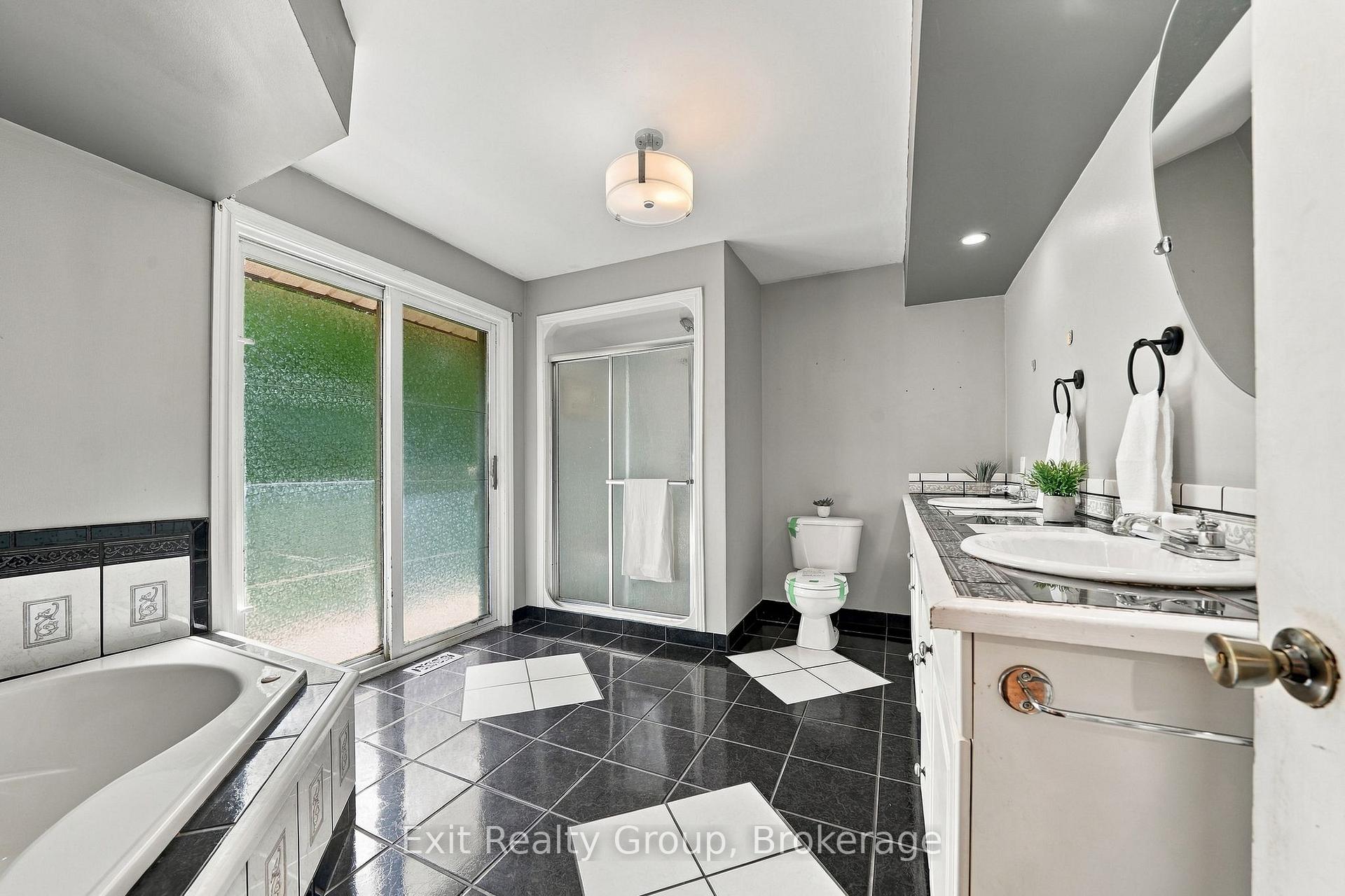 Photo 17 of 31 Ridge Road, Prince Edward County, Hallowell Ward — HOMEH