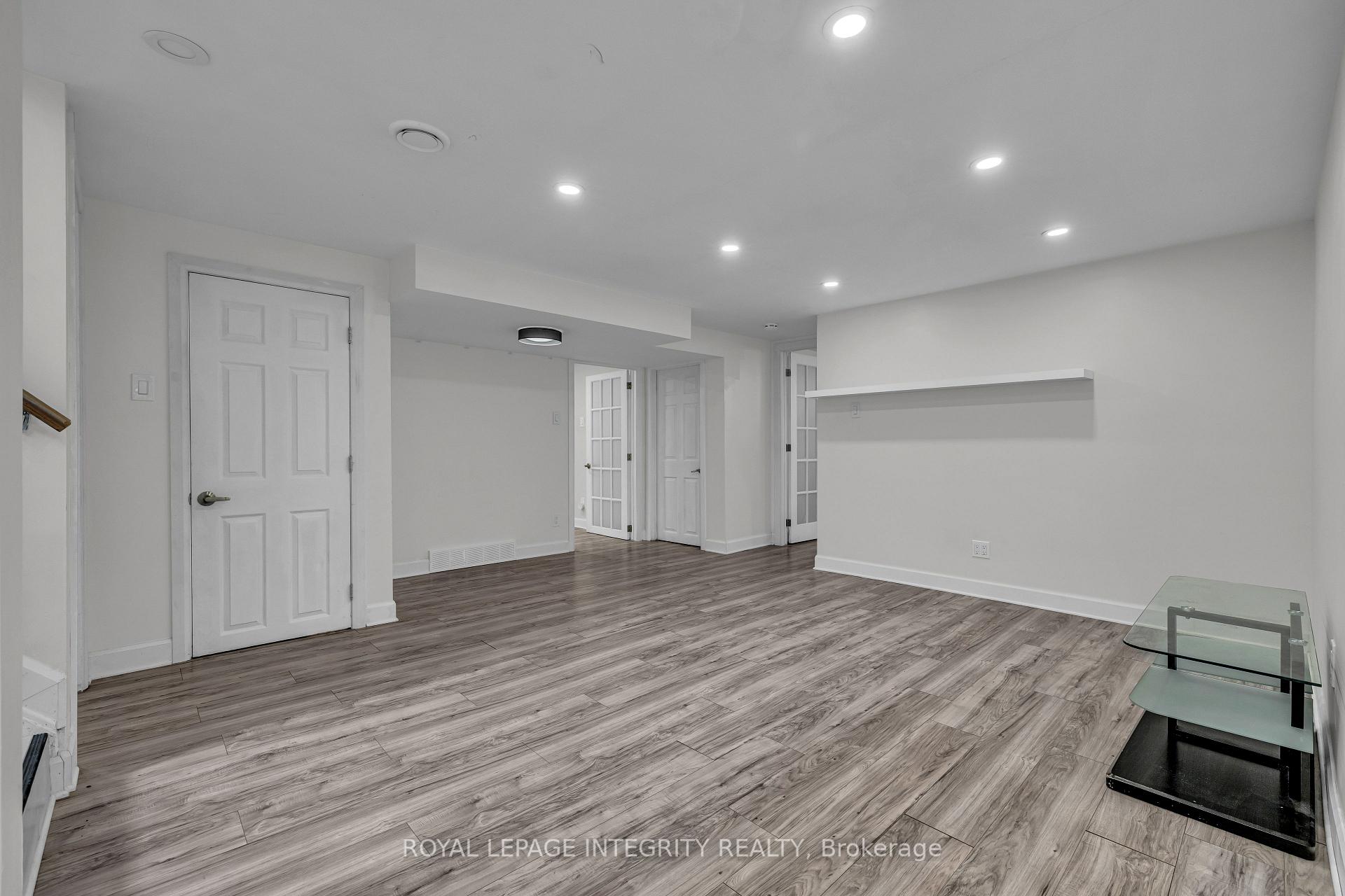 Photo 10 of 924 Rex Avenue, Ottawa, McKellar Heights — HOMEH