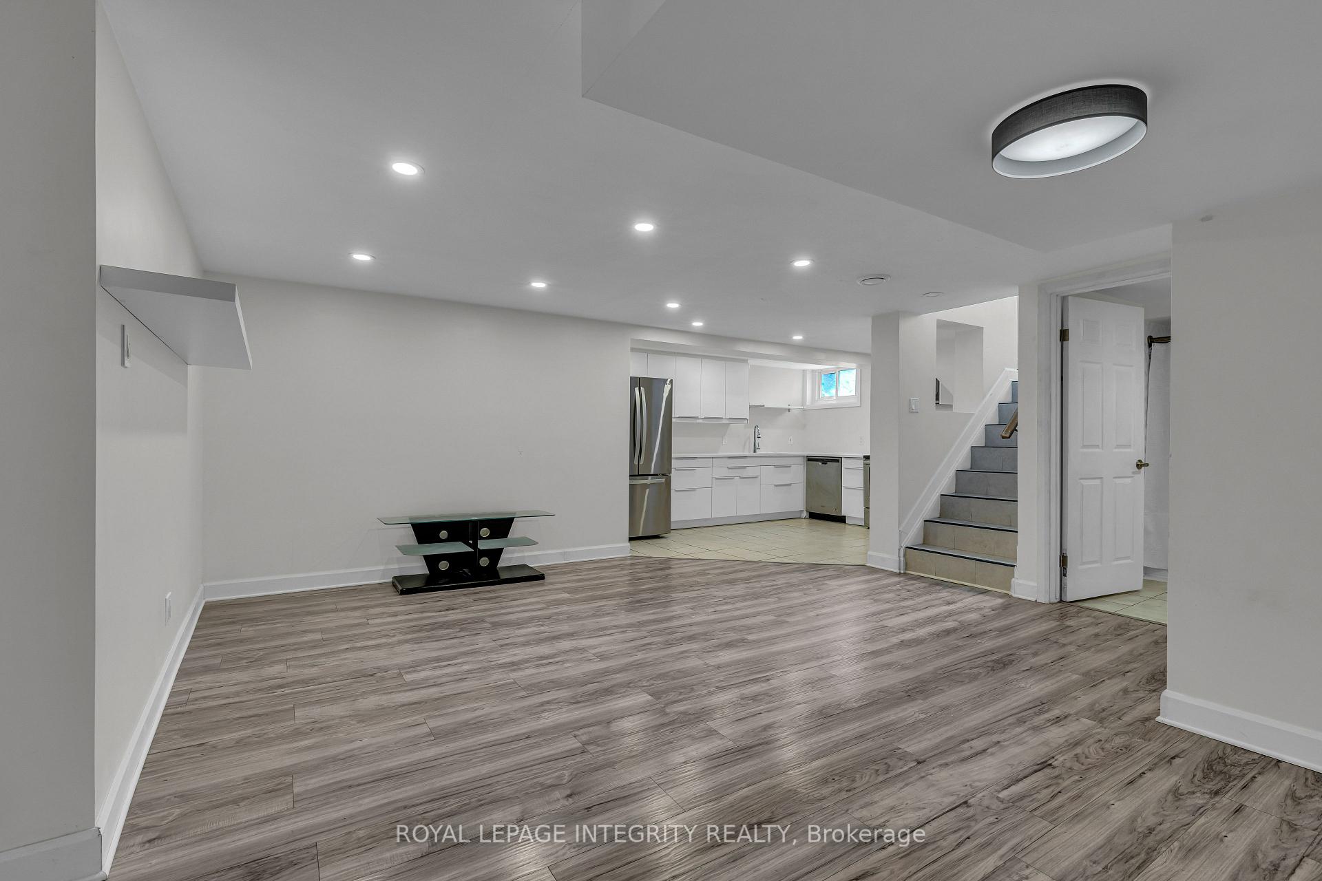 Photo 12 of 924 Rex Avenue, Ottawa, McKellar Heights — HOMEH