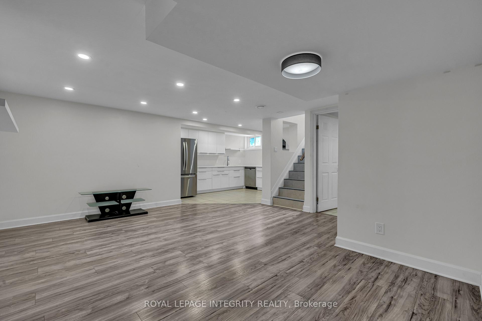 Photo 13 of 924 Rex Avenue, Ottawa, McKellar Heights — HOMEH