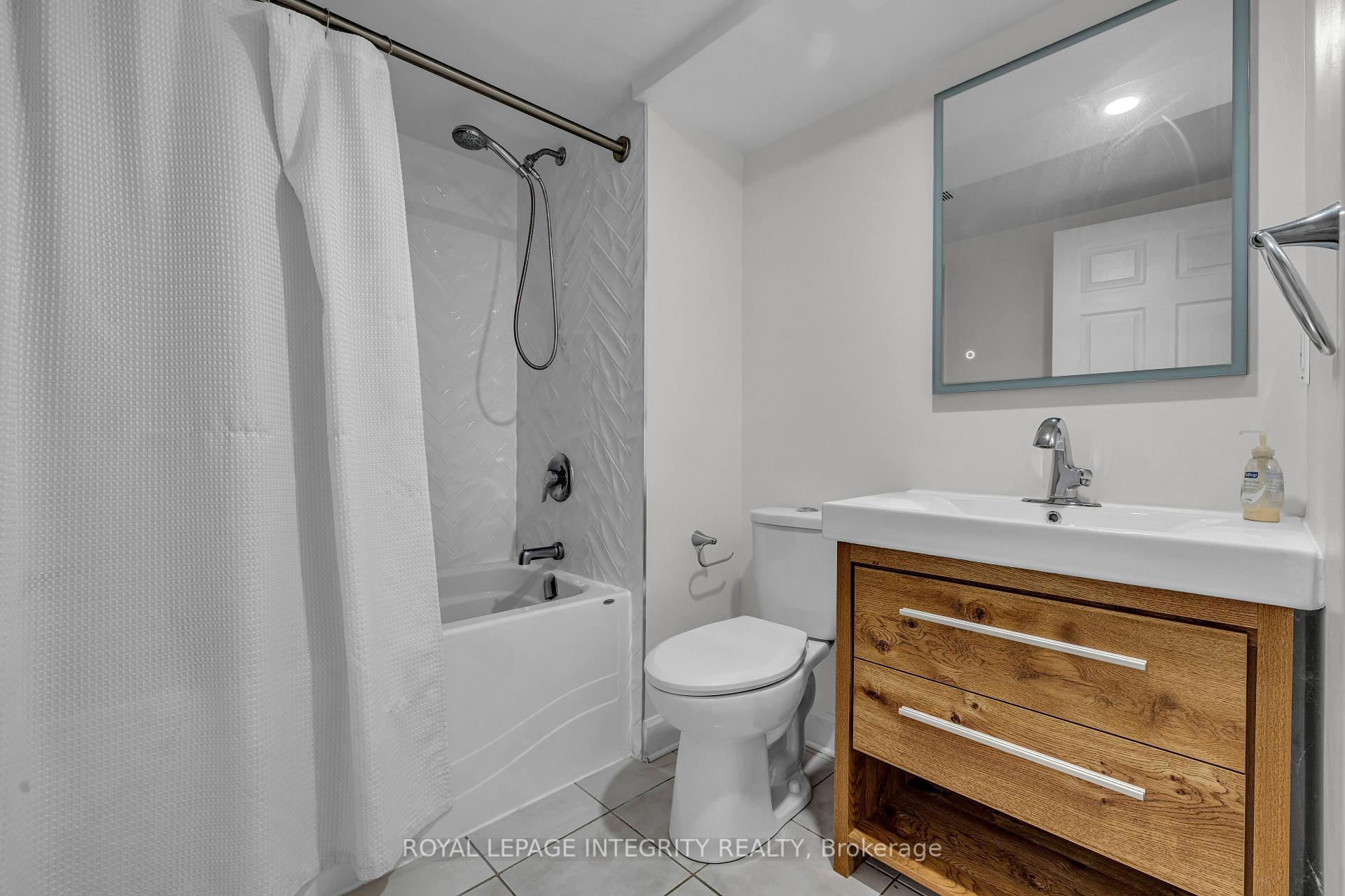 Photo 15 of 924 Rex Avenue, Ottawa, McKellar Heights — HOMEH