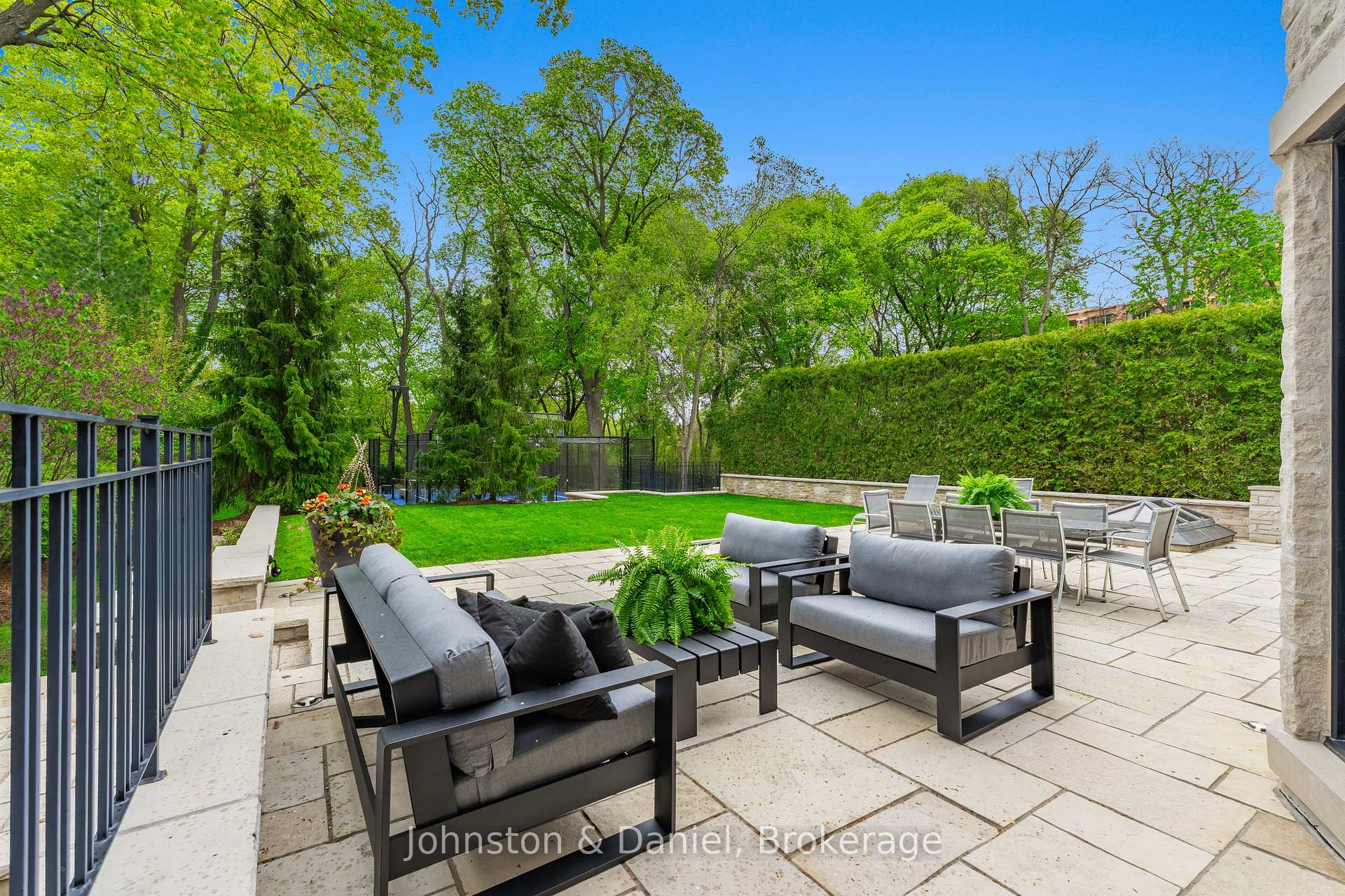 Photo 9 of 24 Glenview Avenue, Toronto, Lawrence Park South — HOMEH