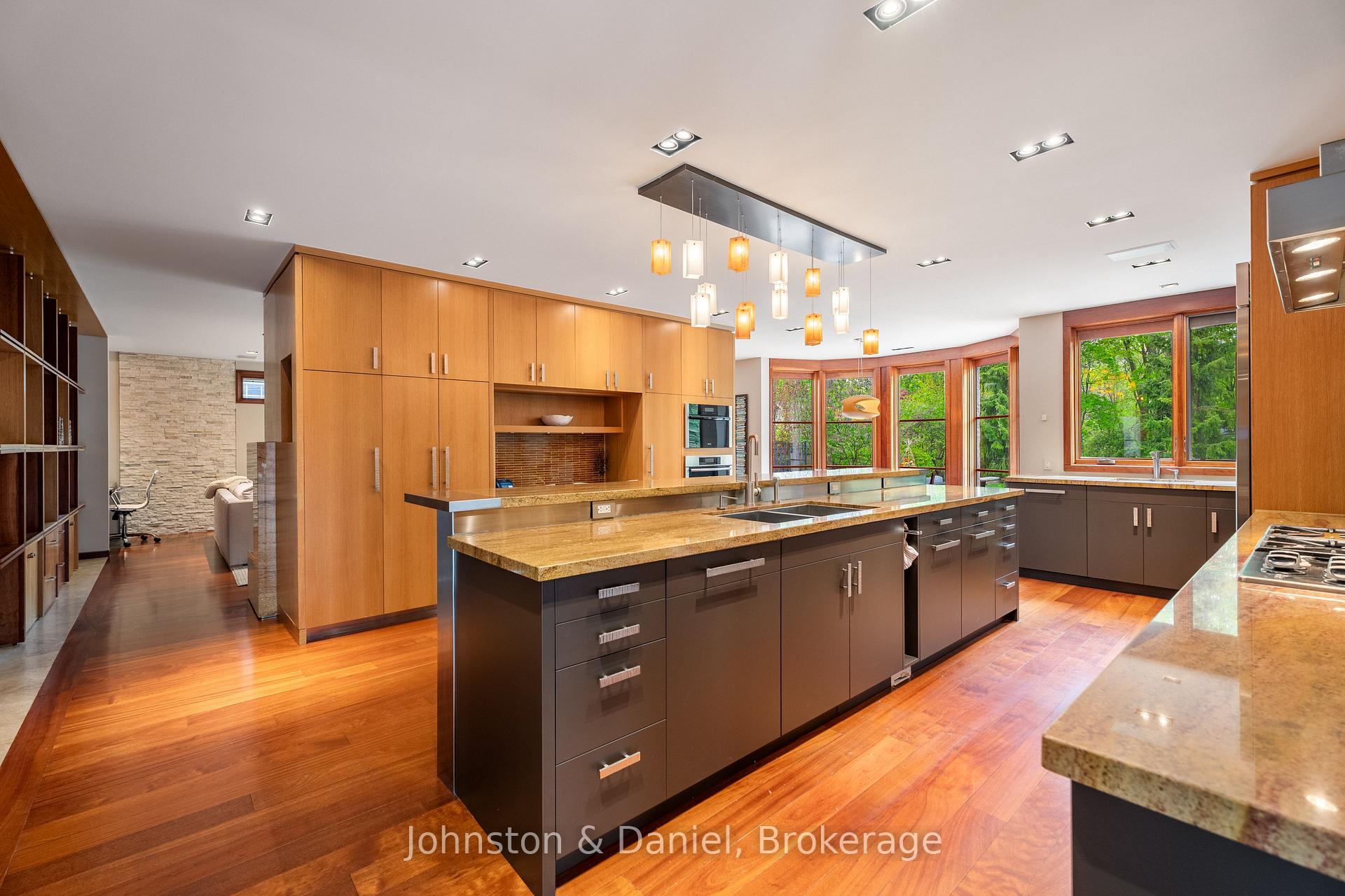 Photo 19 of 24 Glenview Avenue, Toronto, Lawrence Park South — HOMEH